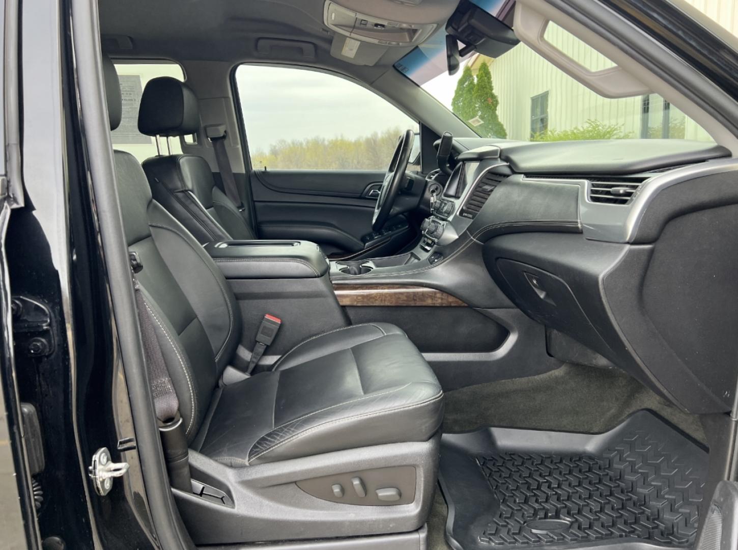 2015 BLACK /Black Leather CHEVROLET TAHOE 1500 LT (1GNSKBKC0FR) with an 5.3L V8 engine, Automatic transmission, located at 2990 Old Orchard Rd., Jackson, MO, 63755, 37.354214, -89.612106 - 2015 Chevrolet Tahoe 1500 LT 111xxx miles 4 Wheel Drive 5.3L V8 Automatic Leather 3rd Row Navigation Backup Camera Power/Heated Seats Bluetooth Remote Start Cruise Power Windows/Locks/Mirrors We have financing available and we accept trades! Fill out a credit application on our website - Photo#18