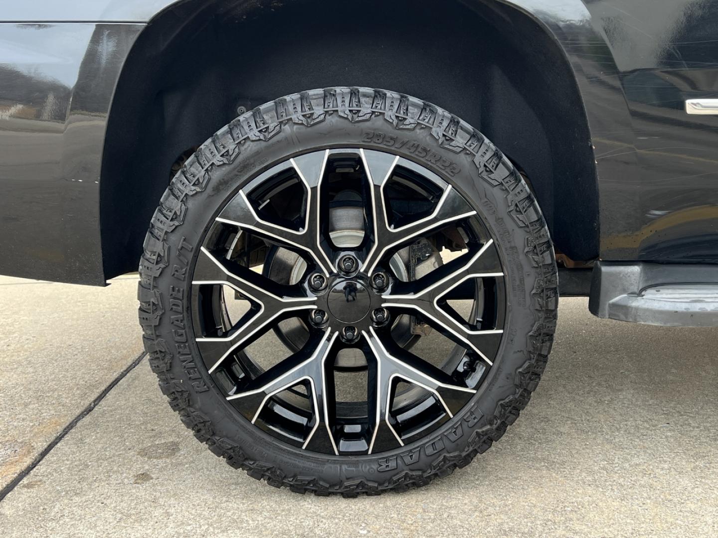 2015 BLACK /Black Leather CHEVROLET TAHOE 1500 LT (1GNSKBKC0FR) with an 5.3L V8 engine, Automatic transmission, located at 2990 Old Orchard Rd., Jackson, MO, 63755, 37.354214, -89.612106 - 2015 Chevrolet Tahoe 1500 LT 111xxx miles 4 Wheel Drive 5.3L V8 Automatic Leather 3rd Row Navigation Backup Camera Power/Heated Seats Bluetooth Remote Start Cruise Power Windows/Locks/Mirrors We have financing available and we accept trades! Fill out a credit application on our website - Photo#43