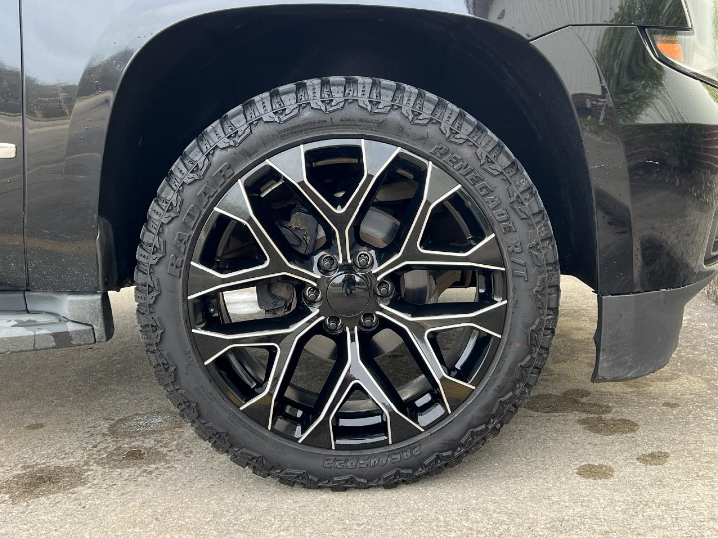2015 BLACK /Black Leather CHEVROLET TAHOE 1500 LT (1GNSKBKC0FR) with an 5.3L V8 engine, Automatic transmission, located at 2990 Old Orchard Rd., Jackson, MO, 63755, 37.354214, -89.612106 - 2015 Chevrolet Tahoe 1500 LT 111xxx miles 4 Wheel Drive 5.3L V8 Automatic Leather 3rd Row Navigation Backup Camera Power/Heated Seats Bluetooth Remote Start Cruise Power Windows/Locks/Mirrors We have financing available and we accept trades! Fill out a credit application on our website - Photo#44