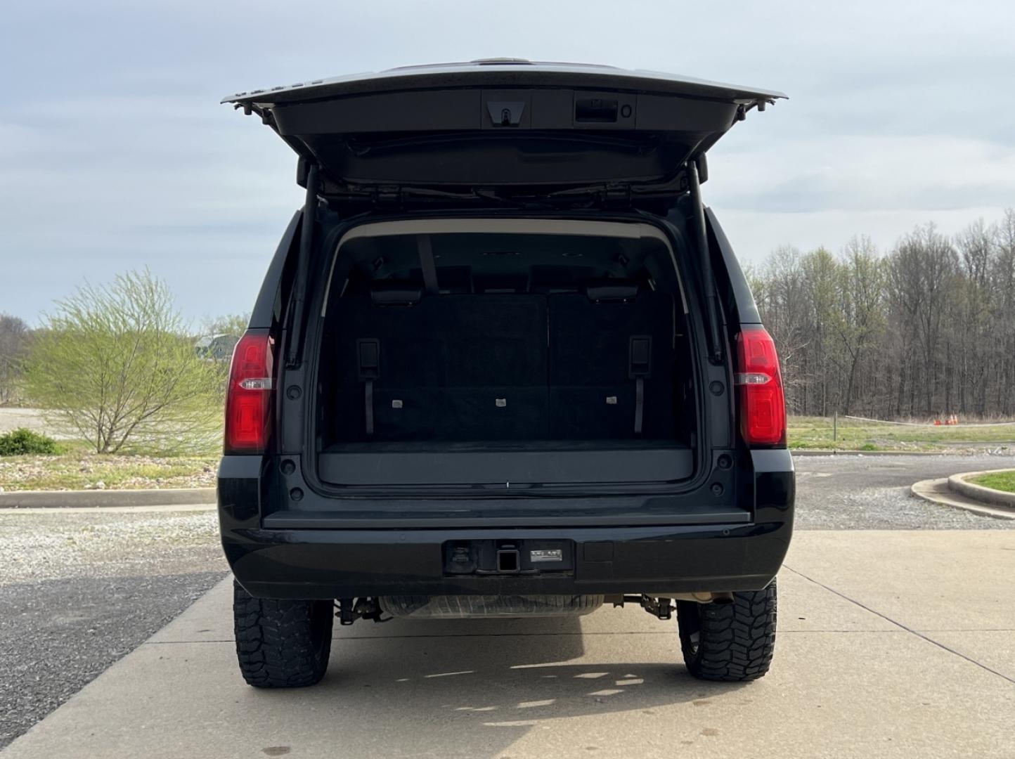 2015 BLACK /Black Leather CHEVROLET TAHOE 1500 LT (1GNSKBKC0FR) with an 5.3L V8 engine, Automatic transmission, located at 2990 Old Orchard Rd., Jackson, MO, 63755, 37.354214, -89.612106 - 2015 Chevrolet Tahoe 1500 LT 111xxx miles 4 Wheel Drive 5.3L V8 Automatic Leather 3rd Row Navigation Backup Camera Power/Heated Seats Bluetooth Remote Start Cruise Power Windows/Locks/Mirrors We have financing available and we accept trades! Fill out a credit application on our website - Photo#22