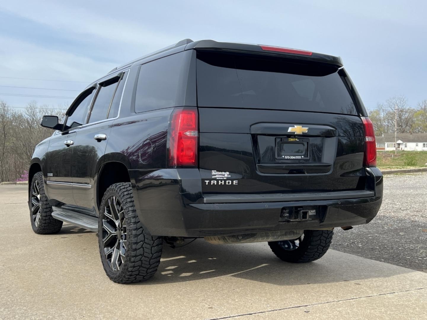 2015 BLACK /Black Leather CHEVROLET TAHOE 1500 LT (1GNSKBKC0FR) with an 5.3L V8 engine, Automatic transmission, located at 2990 Old Orchard Rd., Jackson, MO, 63755, 37.354214, -89.612106 - 2015 Chevrolet Tahoe 1500 LT 111xxx miles 4 Wheel Drive 5.3L V8 Automatic Leather 3rd Row Navigation Backup Camera Power/Heated Seats Bluetooth Remote Start Cruise Power Windows/Locks/Mirrors We have financing available and we accept trades! Fill out a credit application on our website - Photo#12