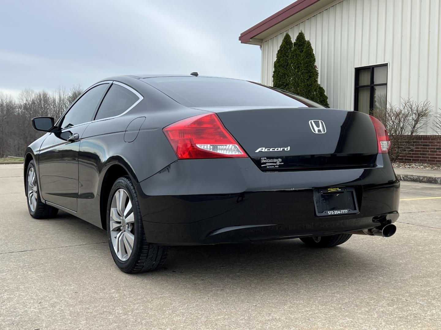 2012 BLACK /Black Leather HONDA ACCORD EXL (1HGCS1B88CA) with an 2.4L 4 Cyl. engine, Automatic transmission, located at 2990 Old Orchard Rd., Jackson, MO, 63755, 37.354214, -89.612106 - 2012 Honda Accord EX-L 121xxx miles Front Wheel Drive 2.4L 4 Cyl. Automatic Leather Power Driver Seat Heated Seats Sunroof Cruise Power Windows/Locks/Mirrors We have financing available and we accept trades! Fill out a credit application on our website or come by today! If you have any q - Photo#9