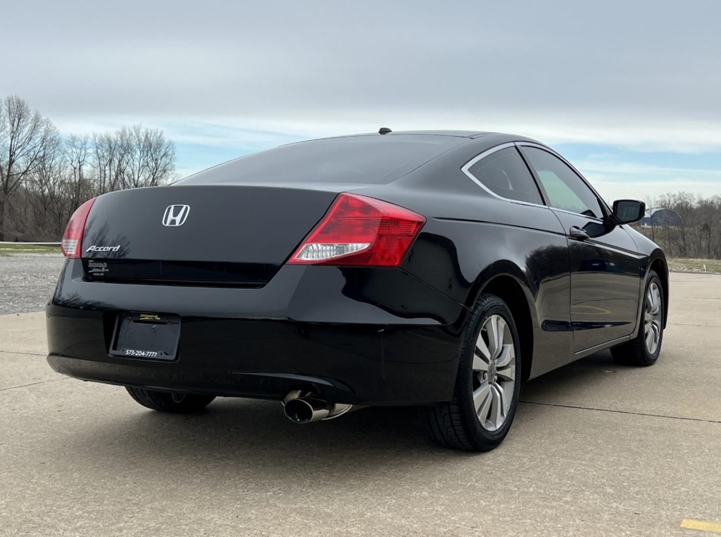 2012 BLACK /Black Leather HONDA ACCORD EXL (1HGCS1B88CA) with an 2.4L 4 Cyl. engine, Automatic transmission, located at 2990 Old Orchard Rd., Jackson, MO, 63755, 37.354214, -89.612106 - 2012 Honda Accord EX-L 121xxx miles Front Wheel Drive 2.4L 4 Cyl. Automatic Leather Power Driver Seat Heated Seats Sunroof Cruise Power Windows/Locks/Mirrors We have financing available and we accept trades! Fill out a credit application on our website or come by today! If you have any q - Photo#8