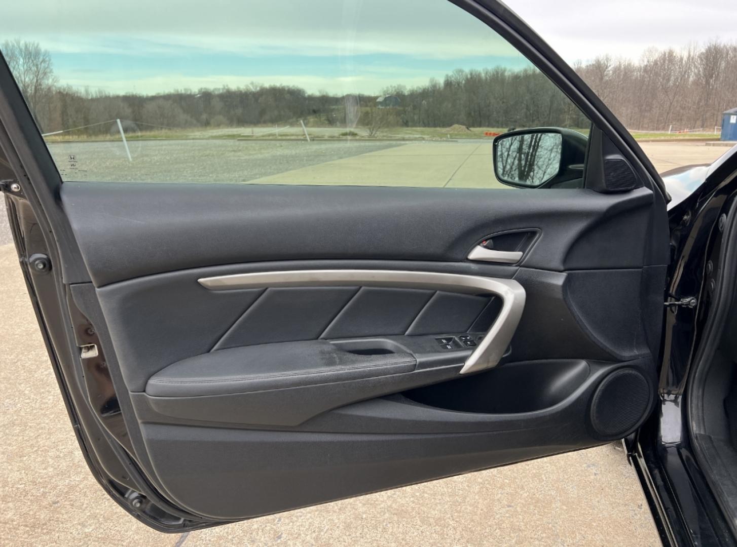 2012 BLACK /Black Leather HONDA ACCORD EXL (1HGCS1B88CA) with an 2.4L 4 Cyl. engine, Automatic transmission, located at 2990 Old Orchard Rd., Jackson, MO, 63755, 37.354214, -89.612106 - 2012 Honda Accord EX-L 121xxx miles Front Wheel Drive 2.4L 4 Cyl. Automatic Leather Power Driver Seat Heated Seats Sunroof Cruise Power Windows/Locks/Mirrors We have financing available and we accept trades! Fill out a credit application on our website or come by today! If you have any q - Photo#12