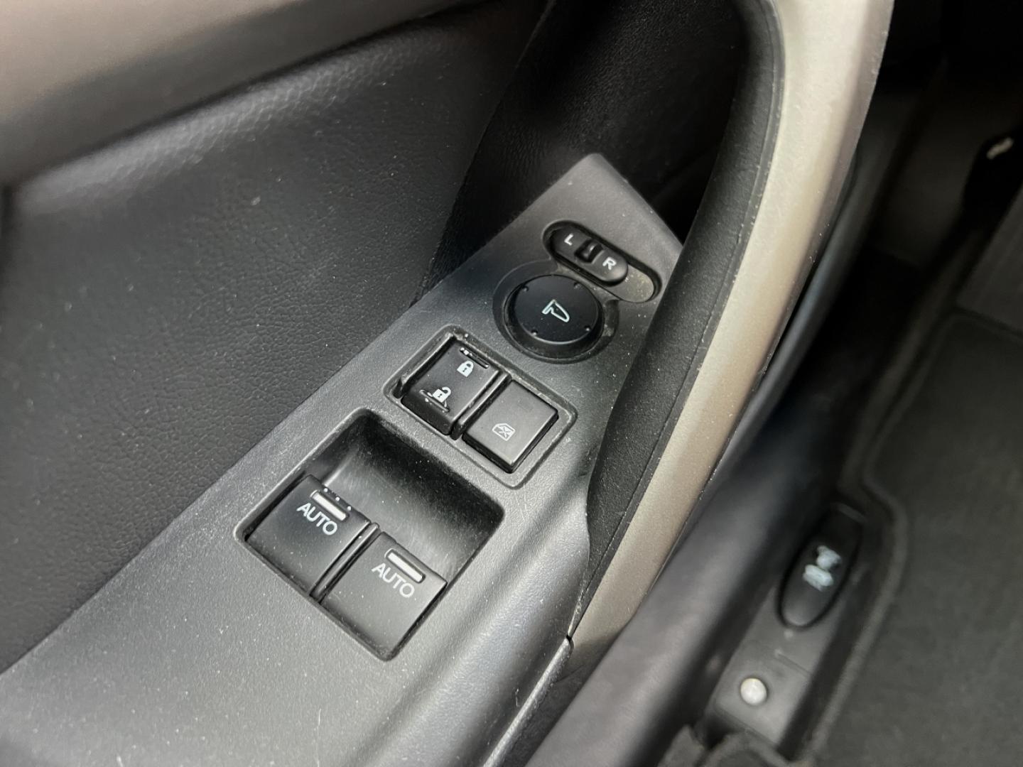 2012 BLACK /Black Leather HONDA ACCORD EXL (1HGCS1B88CA) with an 2.4L 4 Cyl. engine, Automatic transmission, located at 2990 Old Orchard Rd., Jackson, MO, 63755, 37.354214, -89.612106 - 2012 Honda Accord EX-L 121xxx miles Front Wheel Drive 2.4L 4 Cyl. Automatic Leather Power Driver Seat Heated Seats Sunroof Cruise Power Windows/Locks/Mirrors We have financing available and we accept trades! Fill out a credit application on our website or come by today! If you have any q - Photo#24