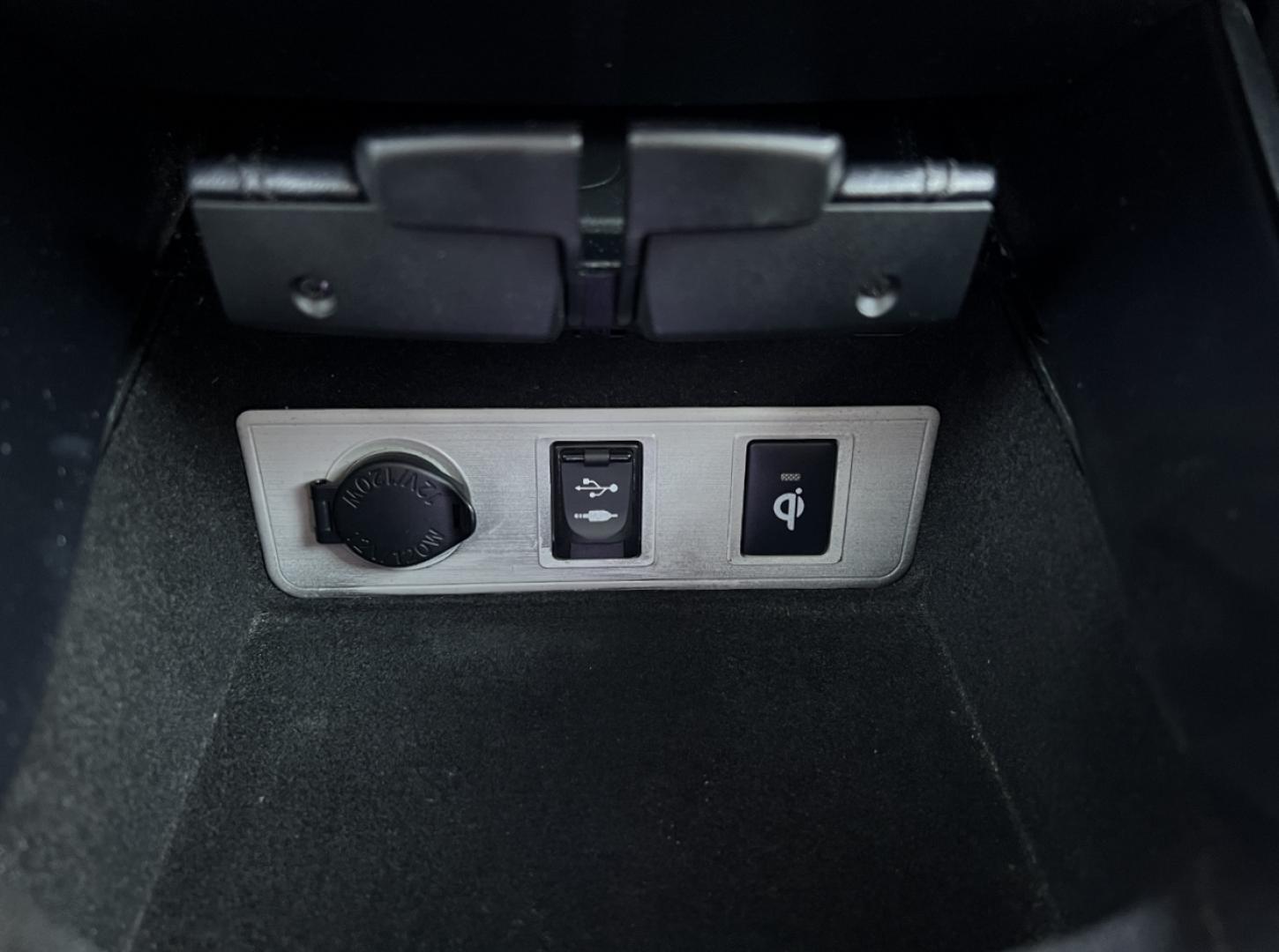 2017 BLACK /Gray Leather TOYOTA AVALON XLE (4T1BK1EB6HU) with an 3.5L V6 engine, Automatic transmission, located at 2990 Old Orchard Rd., Jackson, MO, 63755, 37.354214, -89.612106 - 2017 Toyota Avalon XLE 1-Owner 127xxx miles Front Wheel Drive 3.5L V6 Automatic Leather Navigation Power/Heated/Cooled Seats Heated Rear Seats Backup Camera Sunroof Bluetooth Cruise Power Windows/Locks/Mirrors We have financing available and we accept trades! Fill out a credit applica - Photo#30