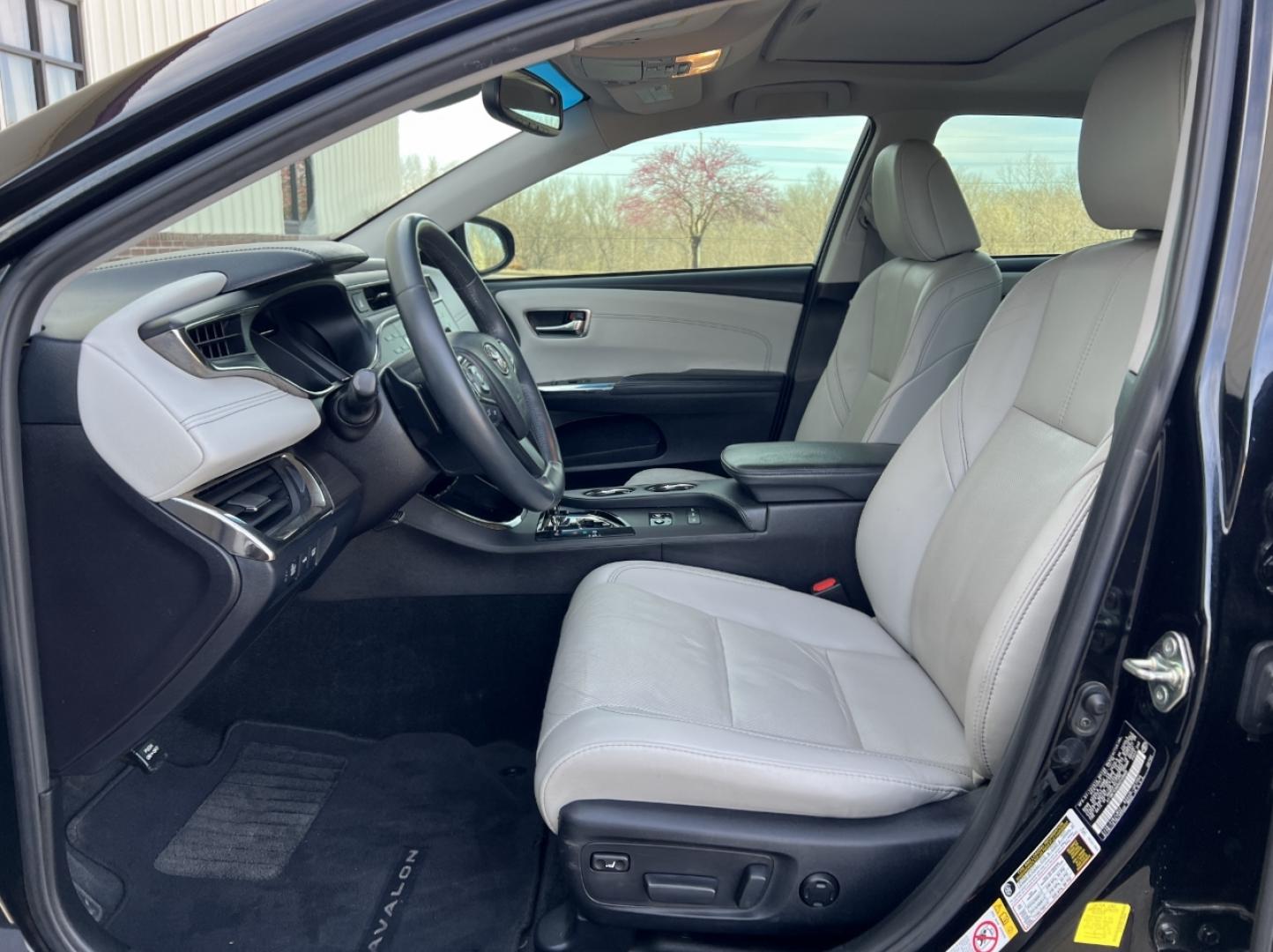 2017 BLACK /Gray Leather TOYOTA AVALON XLE (4T1BK1EB6HU) with an 3.5L V6 engine, Automatic transmission, located at 2990 Old Orchard Rd., Jackson, MO, 63755, 37.354214, -89.612106 - 2017 Toyota Avalon XLE 1-Owner 127xxx miles Front Wheel Drive 3.5L V6 Automatic Leather Navigation Power/Heated/Cooled Seats Heated Rear Seats Backup Camera Sunroof Bluetooth Cruise Power Windows/Locks/Mirrors We have financing available and we accept trades! Fill out a credit applica - Photo#16