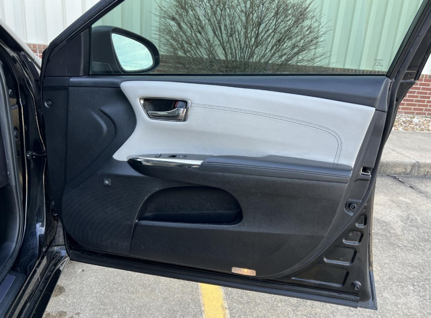 2017 BLACK /Gray Leather TOYOTA AVALON XLE (4T1BK1EB6HU) with an 3.5L V6 engine, Automatic transmission, located at 2990 Old Orchard Rd., Jackson, MO, 63755, 37.354214, -89.612106 - 2017 Toyota Avalon XLE 1-Owner 127xxx miles Front Wheel Drive 3.5L V6 Automatic Leather Navigation Power/Heated/Cooled Seats Heated Rear Seats Backup Camera Sunroof Bluetooth Cruise Power Windows/Locks/Mirrors We have financing available and we accept trades! Fill out a credit applica - Photo#17