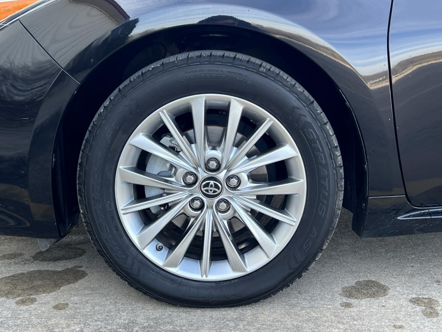 2017 BLACK /Gray Leather TOYOTA AVALON XLE (4T1BK1EB6HU) with an 3.5L V6 engine, Automatic transmission, located at 2990 Old Orchard Rd., Jackson, MO, 63755, 37.354214, -89.612106 - 2017 Toyota Avalon XLE 1-Owner 127xxx miles Front Wheel Drive 3.5L V6 Automatic Leather Navigation Power/Heated/Cooled Seats Heated Rear Seats Backup Camera Sunroof Bluetooth Cruise Power Windows/Locks/Mirrors We have financing available and we accept trades! Fill out a credit applica - Photo#38
