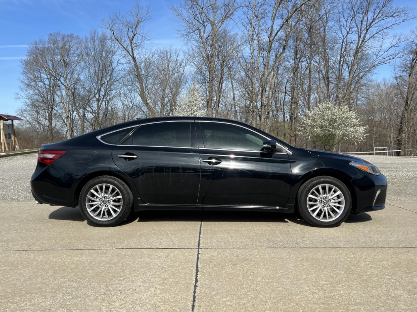 2017 BLACK /Gray Leather TOYOTA AVALON XLE (4T1BK1EB6HU) with an 3.5L V6 engine, Automatic transmission, located at 2990 Old Orchard Rd., Jackson, MO, 63755, 37.354214, -89.612106 - 2017 Toyota Avalon XLE 1-Owner 127xxx miles Front Wheel Drive 3.5L V6 Automatic Leather Navigation Power/Heated/Cooled Seats Heated Rear Seats Backup Camera Sunroof Bluetooth Cruise Power Windows/Locks/Mirrors We have financing available and we accept trades! Fill out a credit applica - Photo#10