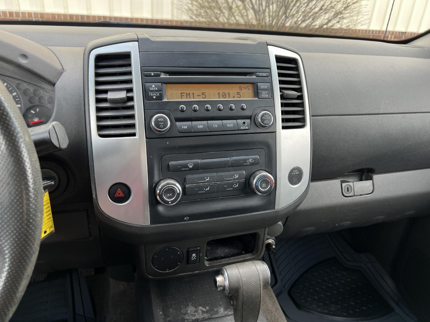 2015 SILVER /Black Cloth NISSAN FRONTIER S (1N6BD0CT5FN) with an 2.5L 4 Cyl. engine, Automatic transmission, located at 2990 Old Orchard Rd., Jackson, MO, 63755, 37.354214, -89.612106 - 2015 Nissan Frontier S 128xxx miles Rear Wheel Drive 2.5L 4 Cyl. Automatic Cruise We have financing available and we accept trades! Fill out a credit application on our website or come by today! If you have any questions, give us a call at (573) 204-7777 or visit our website at firstautocredi - Photo#22