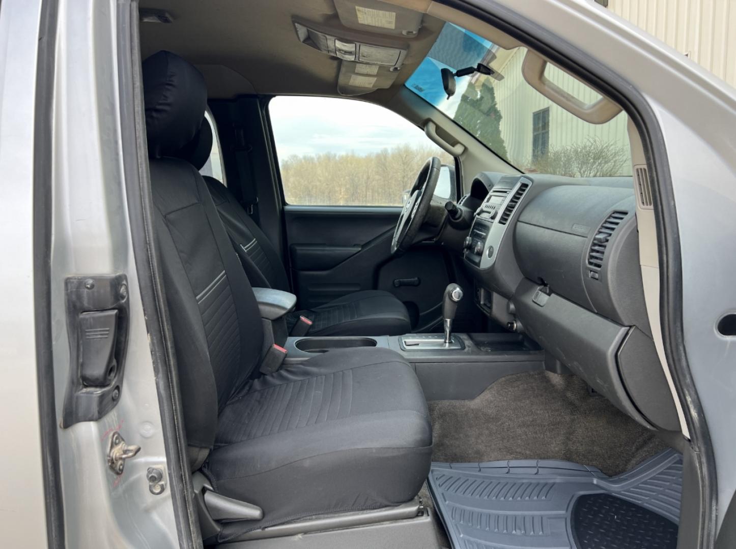 2015 SILVER /Black Cloth NISSAN FRONTIER S (1N6BD0CT5FN) with an 2.5L 4 Cyl. engine, Automatic transmission, located at 2990 Old Orchard Rd., Jackson, MO, 63755, 37.354214, -89.612106 - 2015 Nissan Frontier S 128xxx miles Rear Wheel Drive 2.5L 4 Cyl. Automatic Cruise We have financing available and we accept trades! Fill out a credit application on our website or come by today! If you have any questions, give us a call at (573) 204-7777 or visit our website at firstautocredi - Photo#12