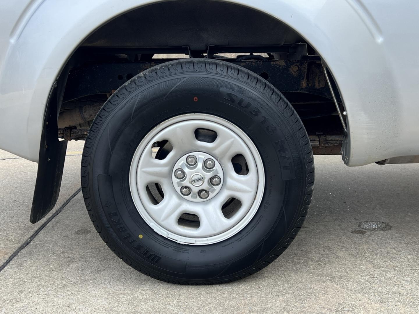 2015 SILVER /Black Cloth NISSAN FRONTIER S (1N6BD0CT5FN) with an 2.5L 4 Cyl. engine, Automatic transmission, located at 2990 Old Orchard Rd., Jackson, MO, 63755, 37.354214, -89.612106 - 2015 Nissan Frontier S 128xxx miles Rear Wheel Drive 2.5L 4 Cyl. Automatic Cruise We have financing available and we accept trades! Fill out a credit application on our website or come by today! If you have any questions, give us a call at (573) 204-7777 or visit our website at firstautocredi - Photo#31