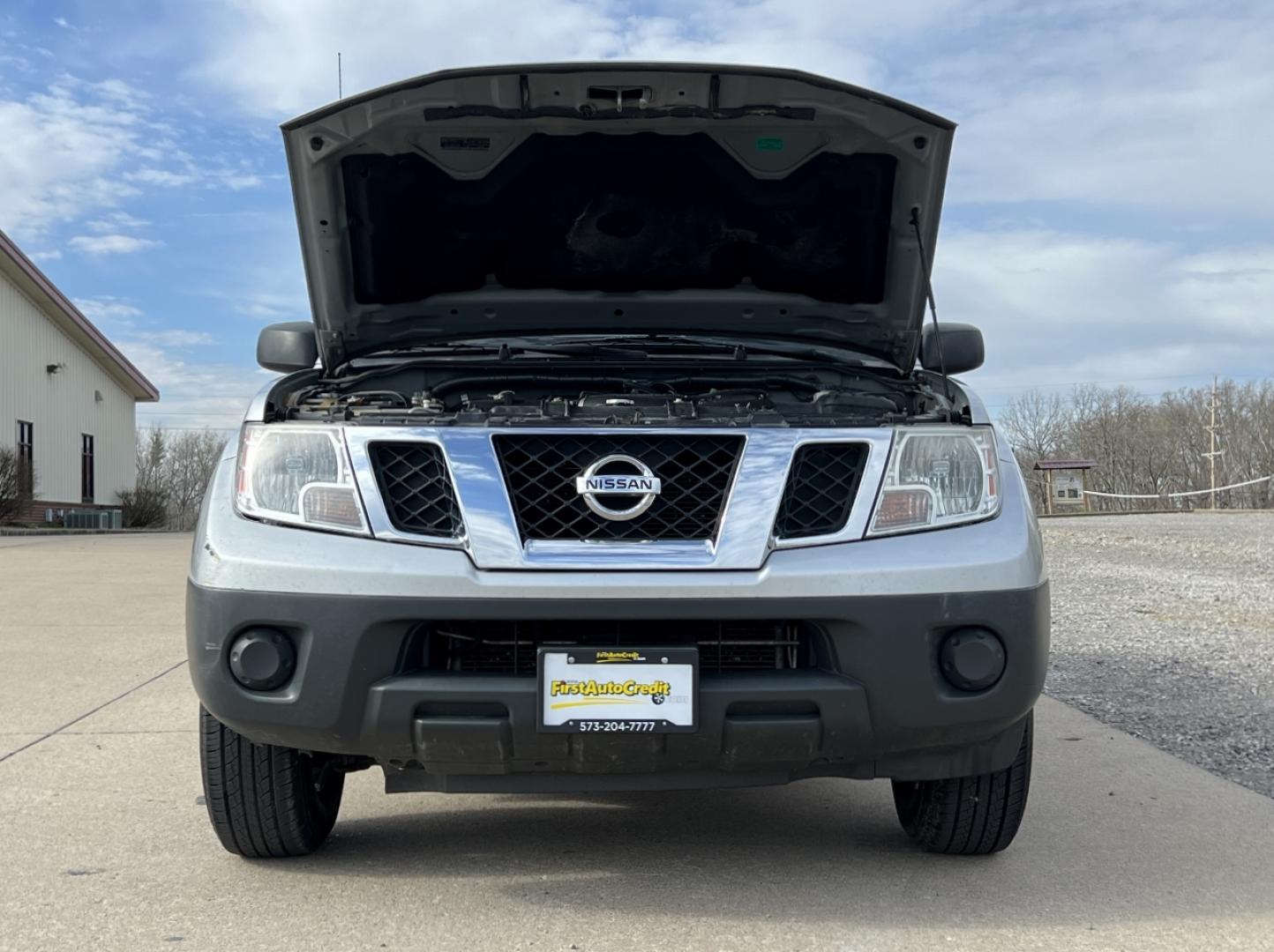 2015 SILVER /Black Cloth NISSAN FRONTIER S (1N6BD0CT5FN) with an 2.5L 4 Cyl. engine, Automatic transmission, located at 2990 Old Orchard Rd., Jackson, MO, 63755, 37.354214, -89.612106 - 2015 Nissan Frontier S 128xxx miles Rear Wheel Drive 2.5L 4 Cyl. Automatic Cruise We have financing available and we accept trades! Fill out a credit application on our website or come by today! If you have any questions, give us a call at (573) 204-7777 or visit our website at firstautocredi - Photo#26