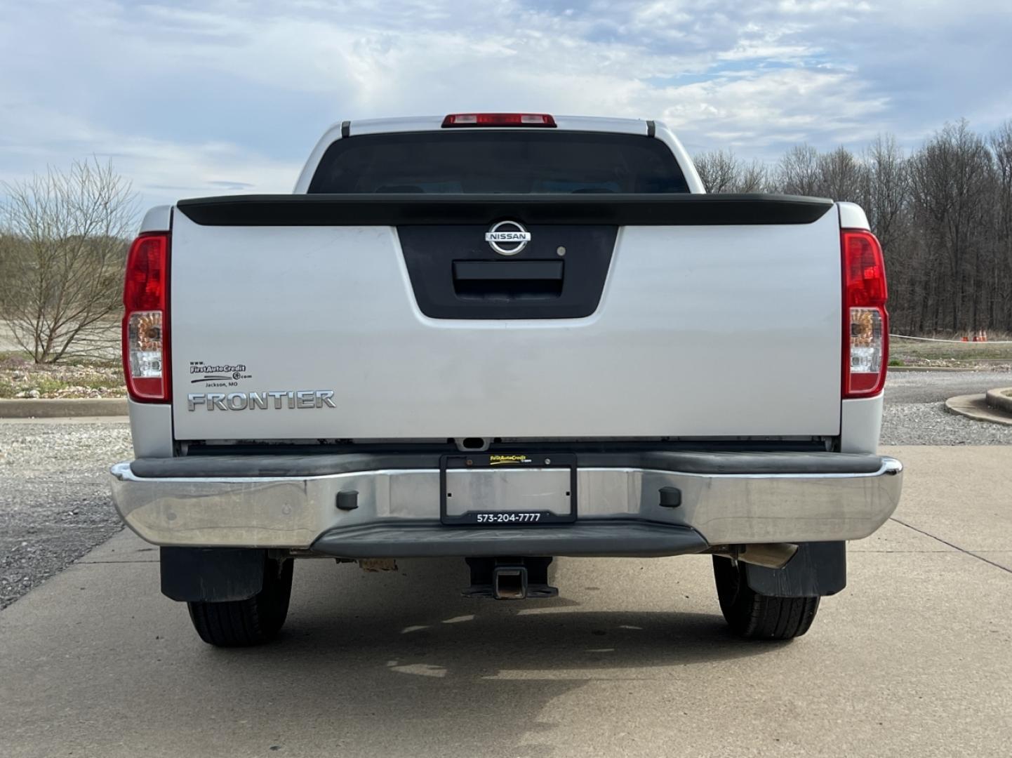 2015 SILVER /Black Cloth NISSAN FRONTIER S (1N6BD0CT5FN) with an 2.5L 4 Cyl. engine, Automatic transmission, located at 2990 Old Orchard Rd., Jackson, MO, 63755, 37.354214, -89.612106 - 2015 Nissan Frontier S 128xxx miles Rear Wheel Drive 2.5L 4 Cyl. Automatic Cruise We have financing available and we accept trades! Fill out a credit application on our website or come by today! If you have any questions, give us a call at (573) 204-7777 or visit our website at firstautocredi - Photo#7