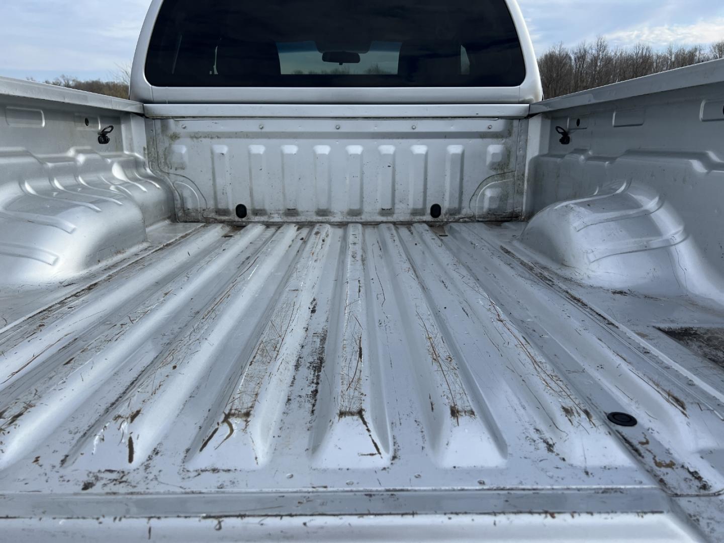 2015 SILVER /Black Cloth NISSAN FRONTIER S (1N6BD0CT5FN) with an 2.5L 4 Cyl. engine, Automatic transmission, located at 2990 Old Orchard Rd., Jackson, MO, 63755, 37.354214, -89.612106 - 2015 Nissan Frontier S 128xxx miles Rear Wheel Drive 2.5L 4 Cyl. Automatic Cruise We have financing available and we accept trades! Fill out a credit application on our website or come by today! If you have any questions, give us a call at (573) 204-7777 or visit our website at firstautocredi - Photo#18
