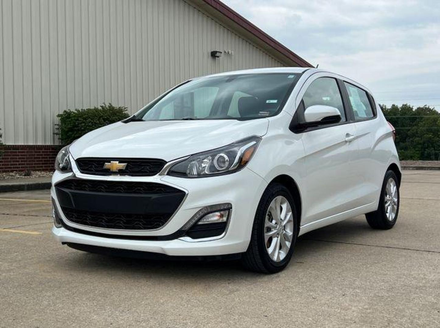 2021 WHITE /Black Cloth CHEVROLET SPARK 1LT (KL8CD6SA8MC) with an 1.4L 4 Cyl. engine, Continuously Variable transmission, located at 2990 Old Orchard Rd., Jackson, MO, 63755, 37.354214, -89.612106 - 2021 Chevrolet Spark LT 1-Owner 70xxx miles Front Wheel Drive 1.4L 4 Cyl. Automatic Backup Camera Bluetooth Cruise Power Windows/Locks/Mirrors We have financing available and we accept trades! Fill out a credit application on our website or come by today! If you have any questions, give u - Photo#3