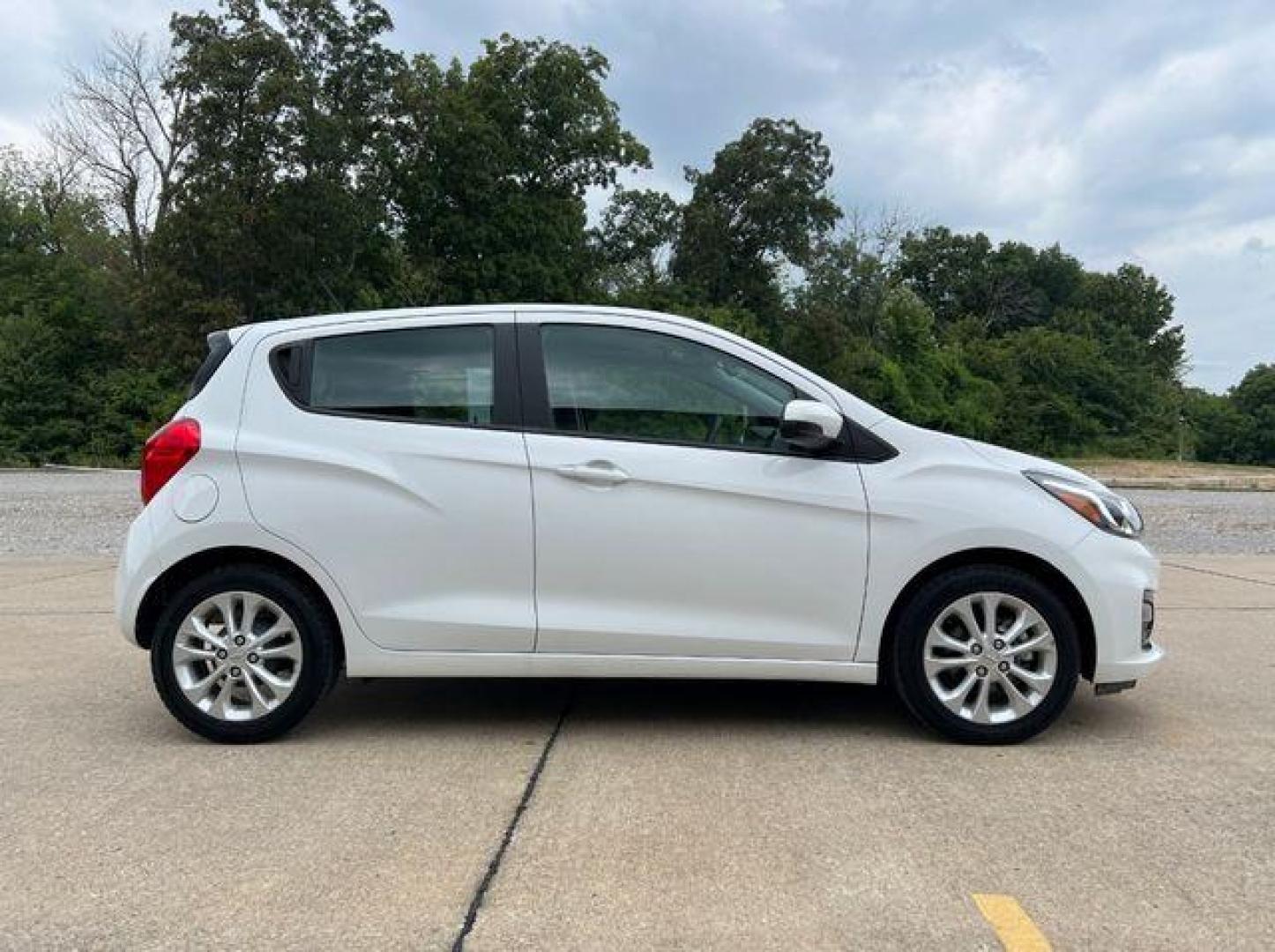 2021 WHITE /Black Cloth CHEVROLET SPARK 1LT (KL8CD6SA8MC) with an 1.4L 4 Cyl. engine, Continuously Variable transmission, located at 2990 Old Orchard Rd., Jackson, MO, 63755, 37.354214, -89.612106 - 2021 Chevrolet Spark LT 1-Owner 70xxx miles Front Wheel Drive 1.4L 4 Cyl. Automatic Backup Camera Bluetooth Cruise Power Windows/Locks/Mirrors We have financing available and we accept trades! Fill out a credit application on our website or come by today! If you have any questions, give u - Photo#5