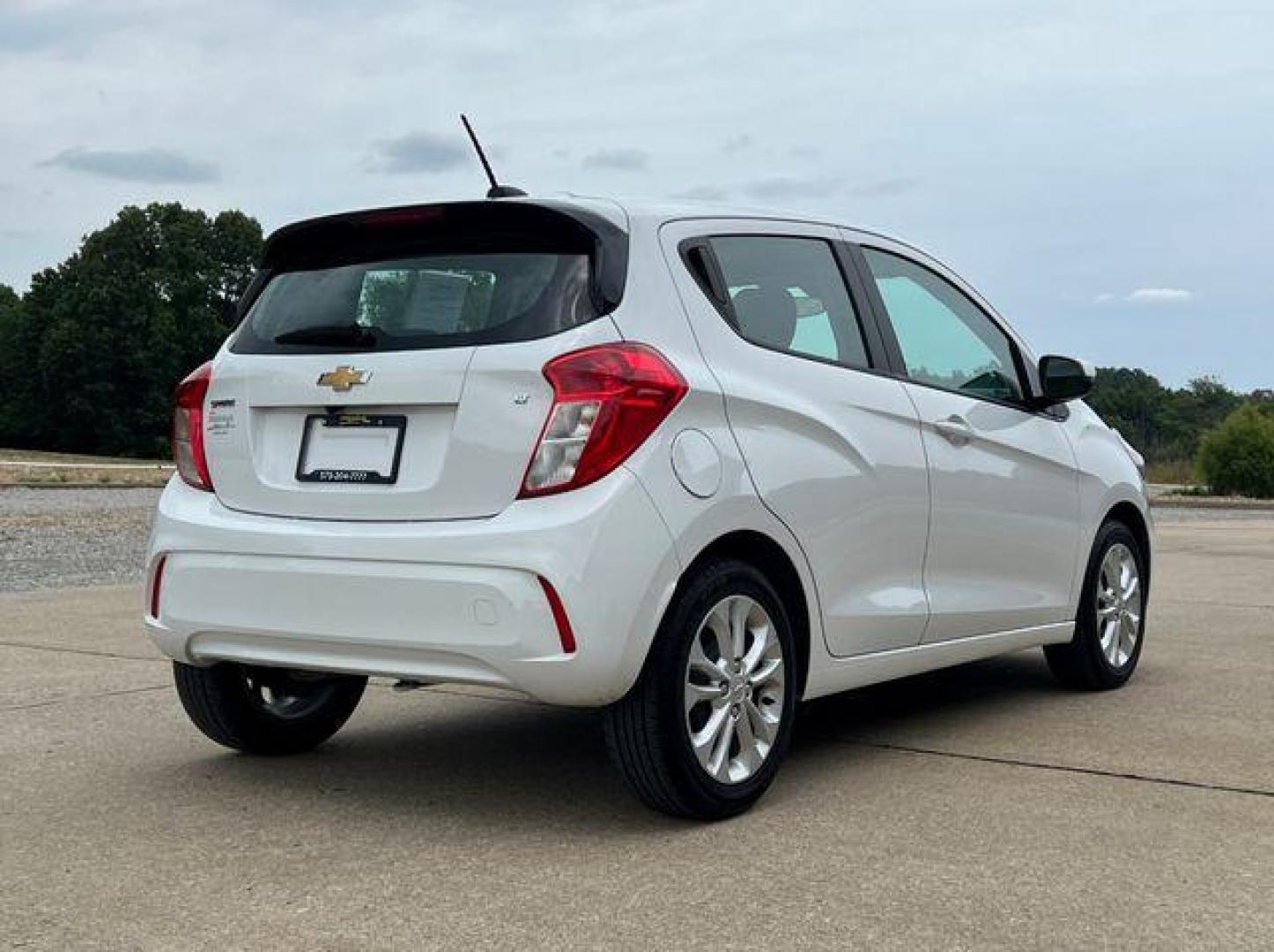 2021 WHITE /Black Cloth CHEVROLET SPARK 1LT (KL8CD6SA8MC) with an 1.4L 4 Cyl. engine, Continuously Variable transmission, located at 2990 Old Orchard Rd., Jackson, MO, 63755, 37.354214, -89.612106 - 2021 Chevrolet Spark LT 1-Owner 70xxx miles Front Wheel Drive 1.4L 4 Cyl. Automatic Backup Camera Bluetooth Cruise Power Windows/Locks/Mirrors We have financing available and we accept trades! Fill out a credit application on our website or come by today! If you have any questions, give u - Photo#6