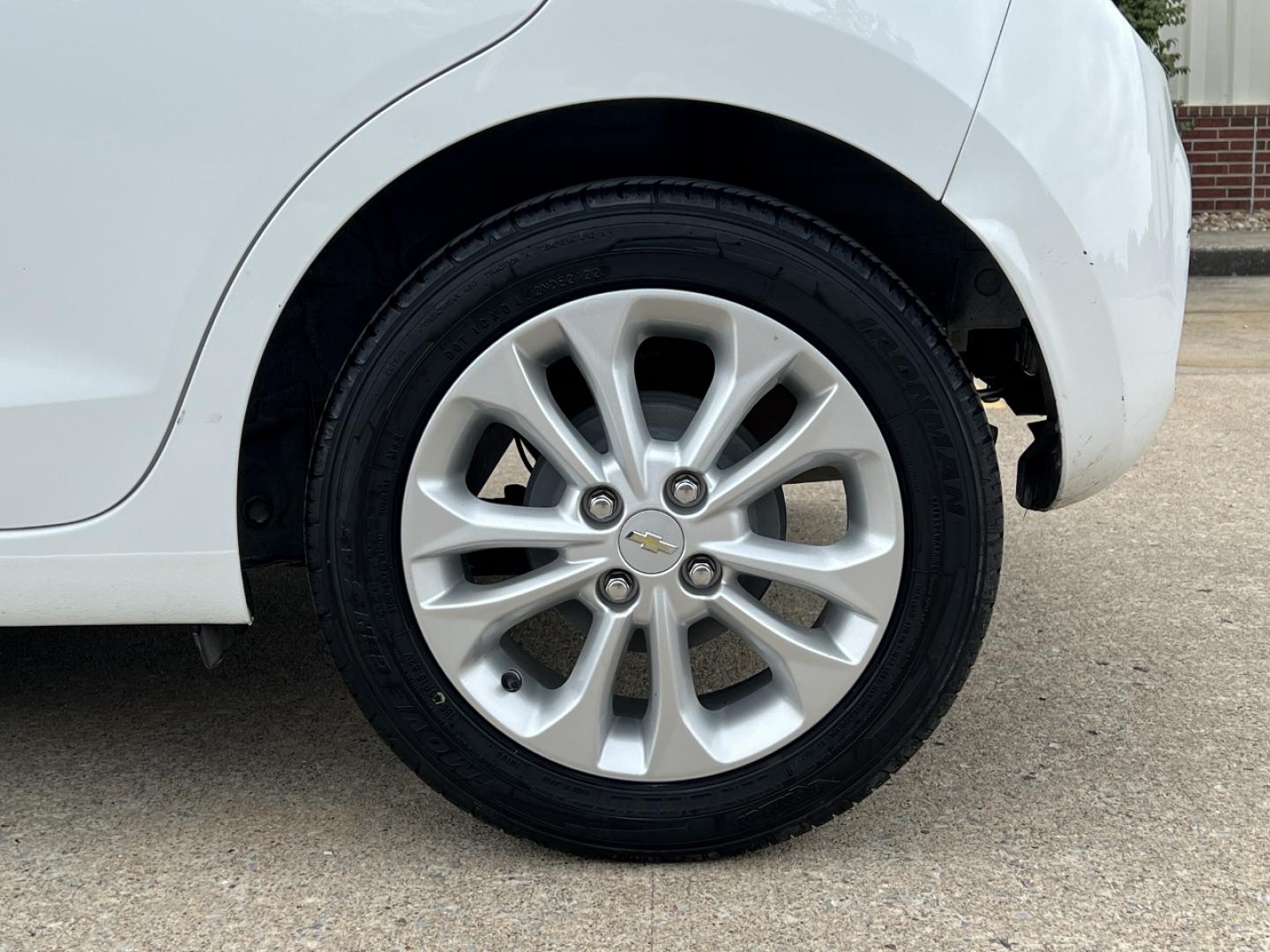 2021 WHITE /Black Cloth CHEVROLET SPARK 1LT (KL8CD6SA8MC) with an 1.4L 4 Cyl. engine, Continuously Variable transmission, located at 506 S. Kingshighway, Cape Girardeau, MO, 63703, (573) 235-5000, 37.294994, -89.556206 - 2021 Chevrolet Spark LT 1-Owner 70xxx miles Front Wheel Drive 1.4L 4 Cyl. Automatic Backup Camera Bluetooth Cruise Power Windows/Locks/Mirrors We have financing available and we accept trades! Fill out a credit application on our website or come by today! If you have any questions, give u - Photo#32