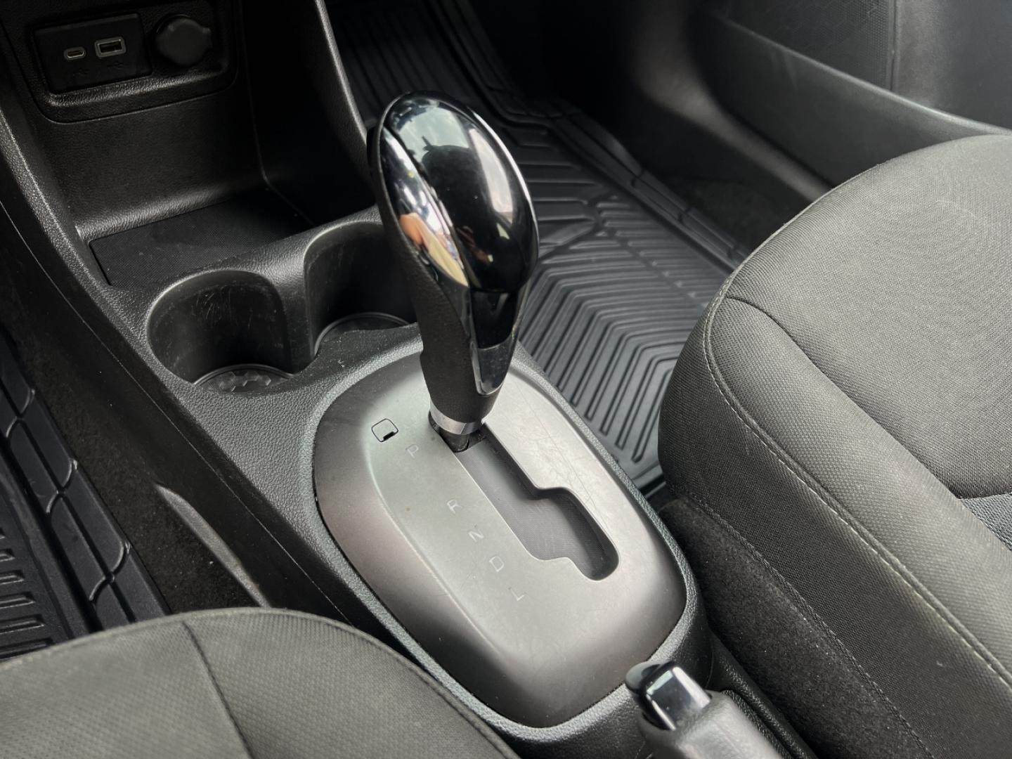 2021 WHITE /Black Cloth CHEVROLET SPARK 1LT (KL8CD6SA8MC) with an 1.4L 4 Cyl. engine, Continuously Variable transmission, located at 506 S. Kingshighway, Cape Girardeau, MO, 63703, (573) 235-5000, 37.294994, -89.556206 - 2021 Chevrolet Spark LT 1-Owner 70xxx miles Front Wheel Drive 1.4L 4 Cyl. Automatic Backup Camera Bluetooth Cruise Power Windows/Locks/Mirrors We have financing available and we accept trades! Fill out a credit application on our website or come by today! If you have any questions, give u - Photo#20