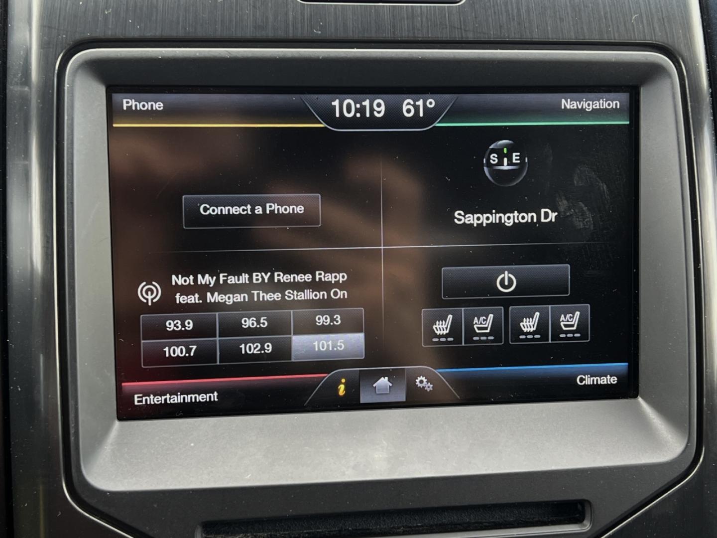 2014 SILVER /Black Suede/Leather Ford F-150 FX4 SuperCrew 5.5-ft. Bed 4WD (1FTFW1ET4EF) with an 3.5L V6 TURBO engine, Automatic transmission, located at 2990 Old Orchard Rd., Jackson, MO, 63755, 37.354214, -89.612106 - 2014 Ford F-150 FX4 Local 1-Owner 127xxx miles 4x4 3.5L V6 Automatic 20" Wheels Navigation Power/Heated/Cooled Seats Backup Camera Sunroof Bluetooth Remote Start Cruise Power Windows/Locks/Mirrors We have financing available and we accept trades! Fill out a credit application on our w - Photo#4