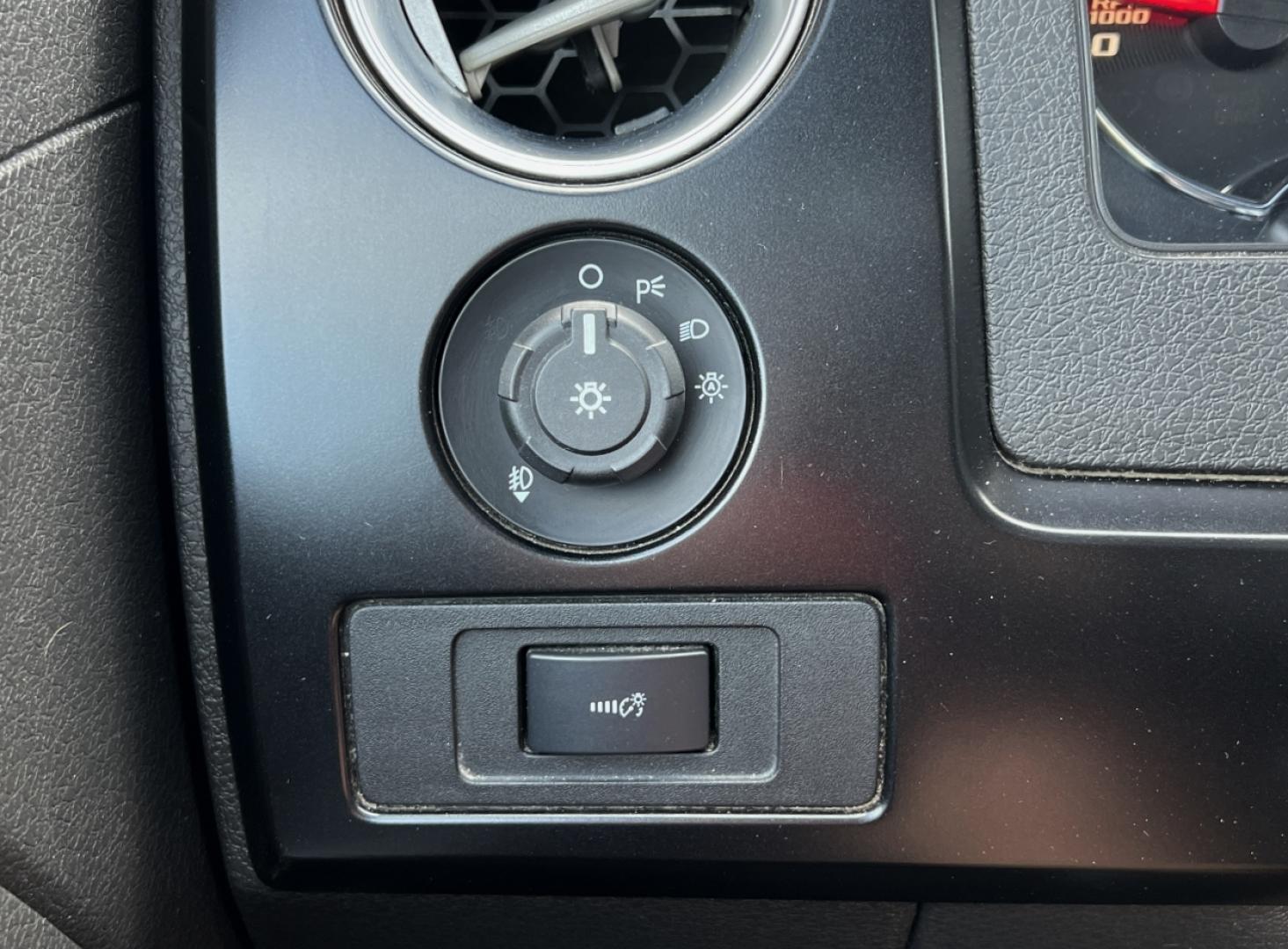 2014 SILVER /Black Suede/Leather Ford F-150 FX4 SuperCrew 5.5-ft. Bed 4WD (1FTFW1ET4EF) with an 3.5L V6 TURBO engine, Automatic transmission, located at 2990 Old Orchard Rd., Jackson, MO, 63755, 37.354214, -89.612106 - 2014 Ford F-150 FX4 Local 1-Owner 127xxx miles 4x4 3.5L V6 Automatic 20" Wheels Navigation Power/Heated/Cooled Seats Backup Camera Sunroof Bluetooth Remote Start Cruise Power Windows/Locks/Mirrors We have financing available and we accept trades! Fill out a credit application on our w - Photo#33