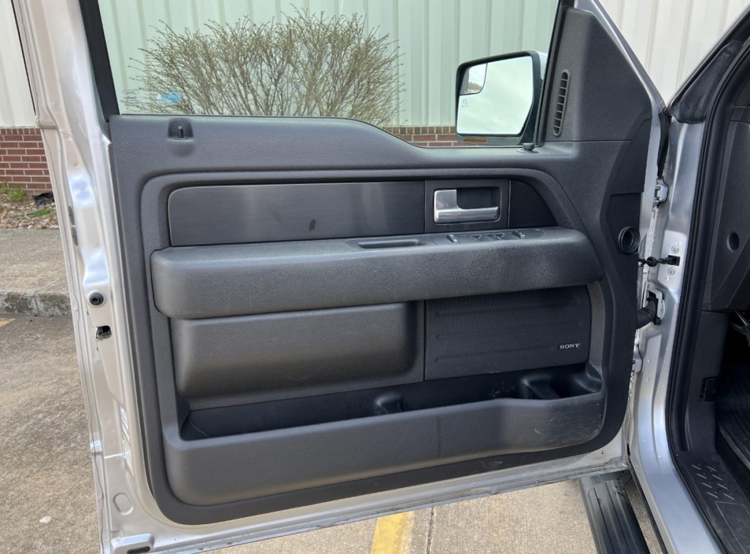 2014 SILVER /Black Suede/Leather Ford F-150 FX4 SuperCrew 5.5-ft. Bed 4WD (1FTFW1ET4EF) with an 3.5L V6 TURBO engine, Automatic transmission, located at 2990 Old Orchard Rd., Jackson, MO, 63755, 37.354214, -89.612106 - 2014 Ford F-150 FX4 Local 1-Owner 127xxx miles 4x4 3.5L V6 Automatic 20" Wheels Navigation Power/Heated/Cooled Seats Backup Camera Sunroof Bluetooth Remote Start Cruise Power Windows/Locks/Mirrors We have financing available and we accept trades! Fill out a credit application on our w - Photo#16
