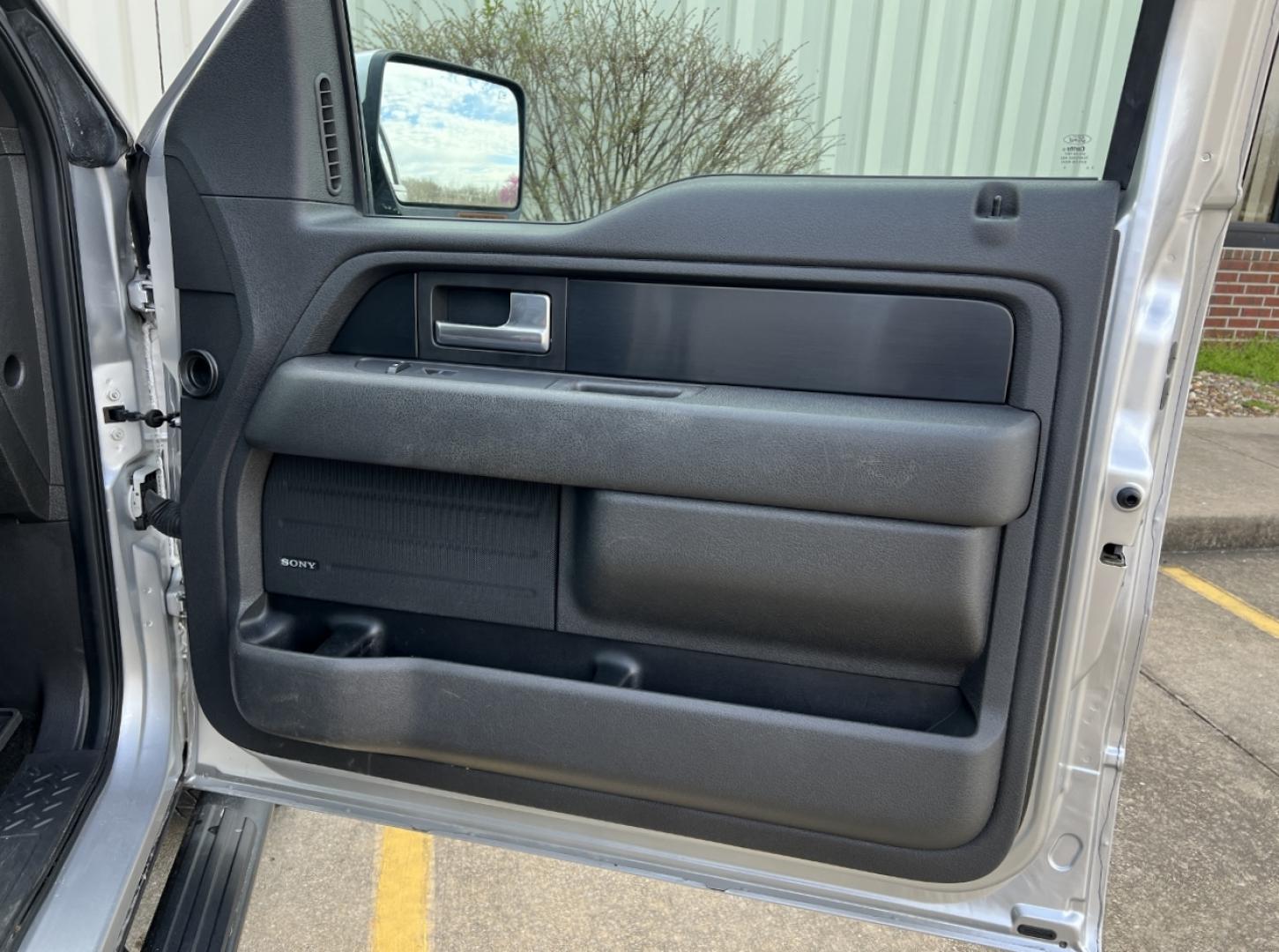 2014 SILVER /Black Suede/Leather Ford F-150 FX4 SuperCrew 5.5-ft. Bed 4WD (1FTFW1ET4EF) with an 3.5L V6 TURBO engine, Automatic transmission, located at 2990 Old Orchard Rd., Jackson, MO, 63755, 37.354214, -89.612106 - 2014 Ford F-150 FX4 Local 1-Owner 127xxx miles 4x4 3.5L V6 Automatic 20" Wheels Navigation Power/Heated/Cooled Seats Backup Camera Sunroof Bluetooth Remote Start Cruise Power Windows/Locks/Mirrors We have financing available and we accept trades! Fill out a credit application on our w - Photo#18