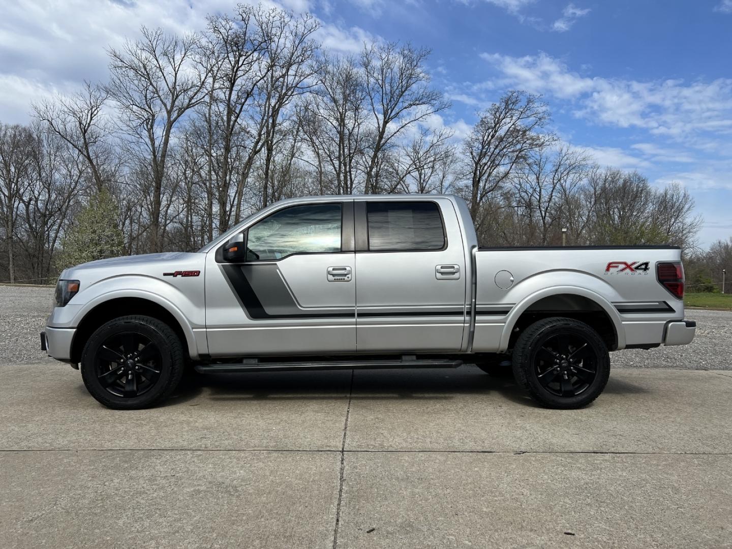 2014 SILVER /Black Suede/Leather Ford F-150 FX4 SuperCrew 5.5-ft. Bed 4WD (1FTFW1ET4EF) with an 3.5L V6 TURBO engine, Automatic transmission, located at 2990 Old Orchard Rd., Jackson, MO, 63755, 37.354214, -89.612106 - 2014 Ford F-150 FX4 Local 1-Owner 127xxx miles 4x4 3.5L V6 Automatic 20" Wheels Navigation Power/Heated/Cooled Seats Backup Camera Sunroof Bluetooth Remote Start Cruise Power Windows/Locks/Mirrors We have financing available and we accept trades! Fill out a credit application on our w - Photo#10