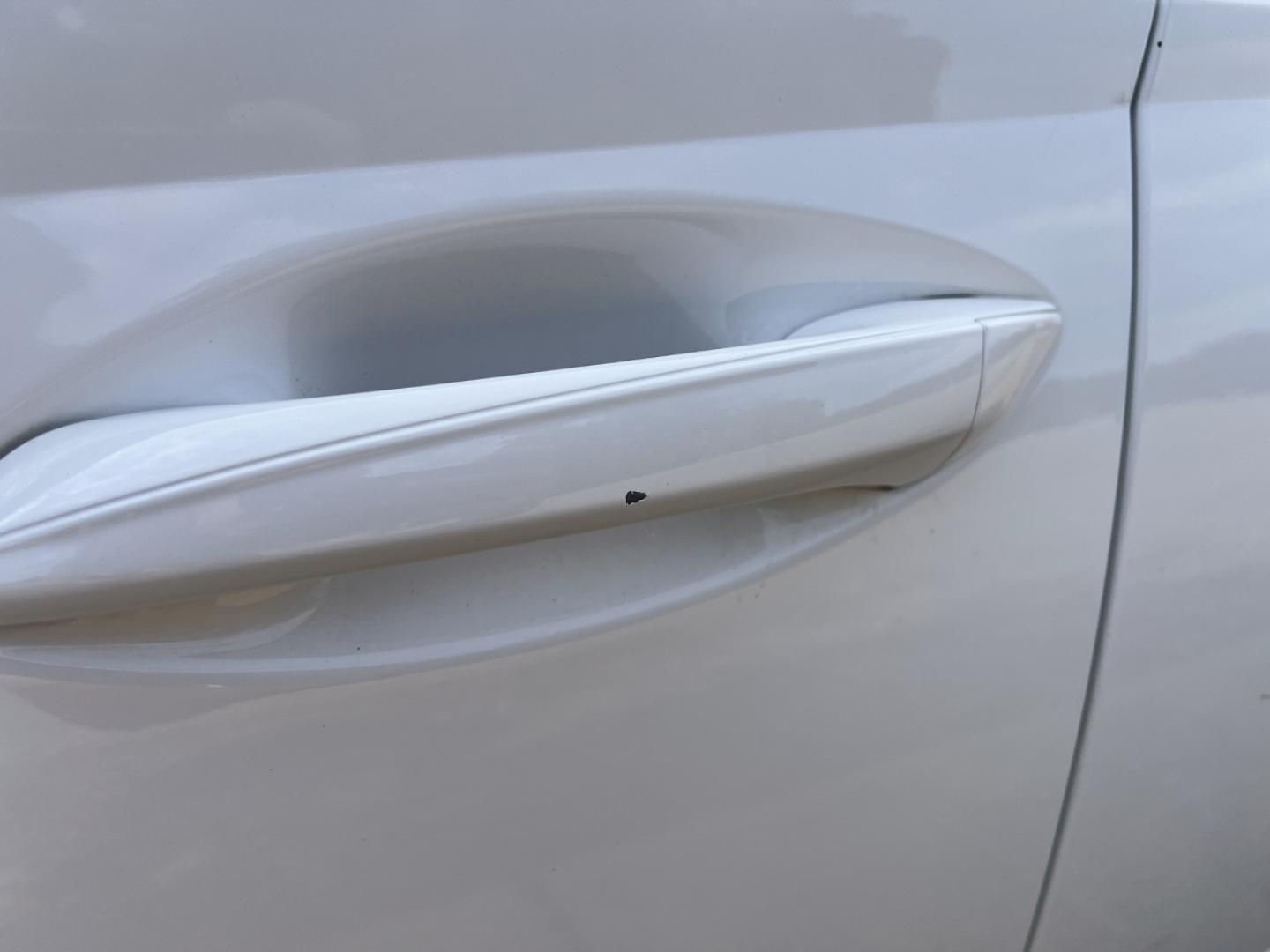 2020 WHITE /Gray HYUNDAI SONATA SE (5NPEG4JA1LH) with an 2.5L 4 Cyl. engine, Automatic transmission, located at 506 S. Kingshighway, Cape Girardeau, MO, 63703, (573) 235-5000, 37.294994, -89.556206 - 2020 Hyundai Sonata SE 95xxx miles Front Wheel Drive 2.5L 4 Cyl. Automatic Backup Camera Bluetooth Cruise Power Windows/Locks/Mirrors We have financing available and we accept trades! Fill out a credit application on our website or come by today! If you have any questions, give us a call a - Photo#39