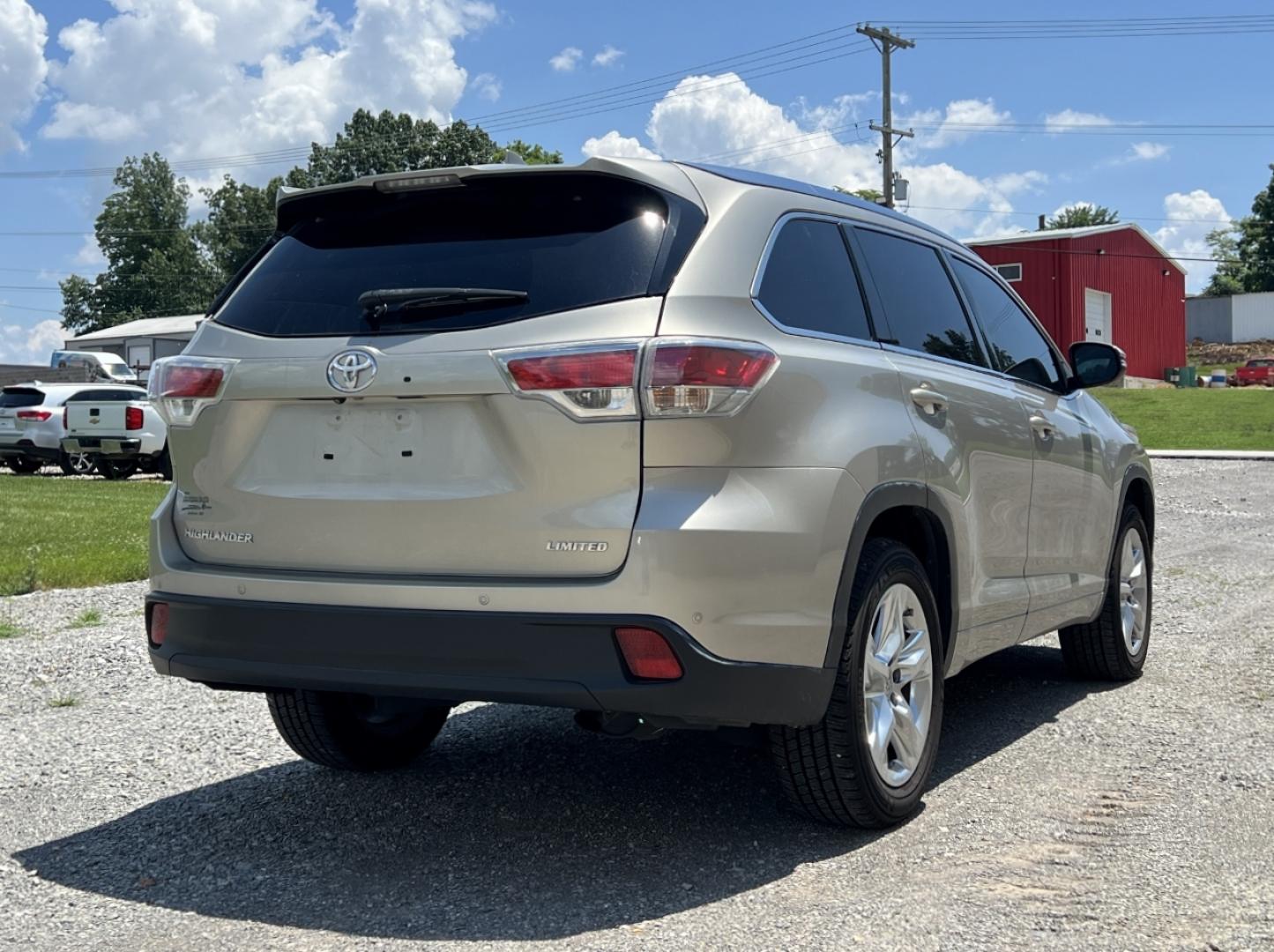 2014 GOLD /Tan Leather TOYOTA HIGHLANDER LIMITED (5TDYKRFH5ES) with an 3.5L V6 engine, Automatic transmission, located at 2990 Old Orchard Rd., Jackson, MO, 63755, 37.354214, -89.612106 - We have financing available and we accept trades! Fill out a credit application on our website or come by today! If you have any questions, give us a call at (573) 204-7777 or visit our website at firstautocredit.com. - Photo#11