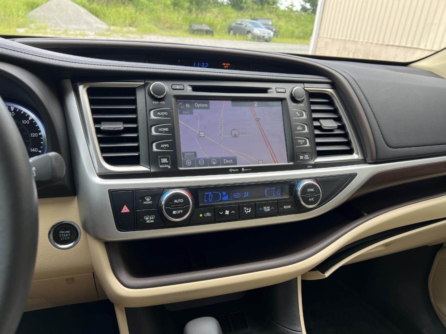 2014 GOLD /Tan Leather TOYOTA HIGHLANDER LIMITED (5TDYKRFH5ES) with an 3.5L V6 engine, Automatic transmission, located at 2990 Old Orchard Rd., Jackson, MO, 63755, 37.354214, -89.612106 - 2014 Toyota Highlander Limited 1-Owner Only 25xxx miles Front Wheel Drive 3.5L V6 Automatic Leather 3rd Row Navigation Power/Heated/Cooled Seats Backup Camera Sunroof Bluetooth Cruise Power Windows/Locks/Mirrors We have financing available and we accept trades! Fill out a credit appl - Photo#29