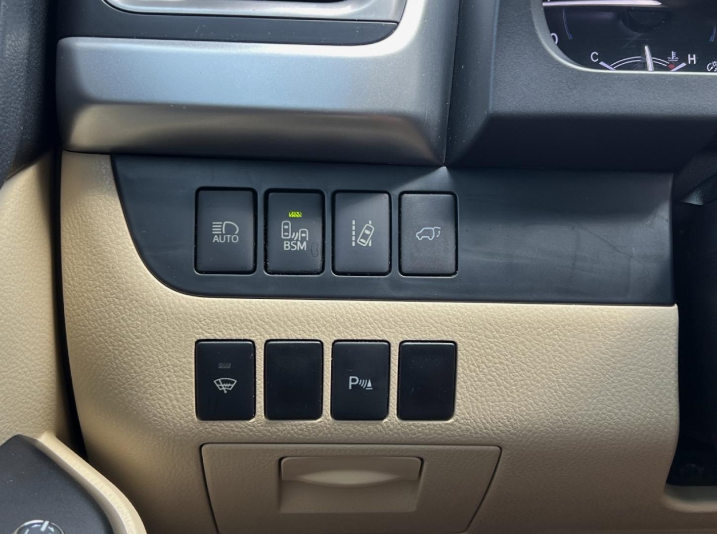 2014 GOLD /Tan Leather TOYOTA HIGHLANDER LIMITED (5TDYKRFH5ES) with an 3.5L V6 engine, Automatic transmission, located at 2990 Old Orchard Rd., Jackson, MO, 63755, 37.354214, -89.612106 - 2014 Toyota Highlander Limited 1-Owner Only 25xxx miles Front Wheel Drive 3.5L V6 Automatic Leather 3rd Row Navigation Power/Heated/Cooled Seats Backup Camera Sunroof Bluetooth Cruise Power Windows/Locks/Mirrors We have financing available and we accept trades! Fill out a credit appl - Photo#34