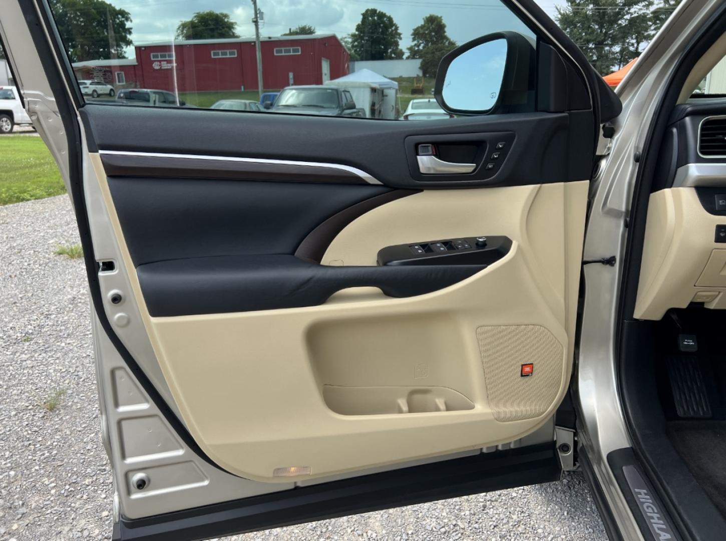 2014 GOLD /Tan Leather TOYOTA HIGHLANDER LIMITED (5TDYKRFH5ES) with an 3.5L V6 engine, Automatic transmission, located at 2990 Old Orchard Rd., Jackson, MO, 63755, 37.354214, -89.612106 - 2014 Toyota Highlander Limited 1-Owner Only 25xxx miles Front Wheel Drive 3.5L V6 Automatic Leather 3rd Row Navigation Power/Heated/Cooled Seats Backup Camera Sunroof Bluetooth Cruise Power Windows/Locks/Mirrors We have financing available and we accept trades! Fill out a credit appl - Photo#14