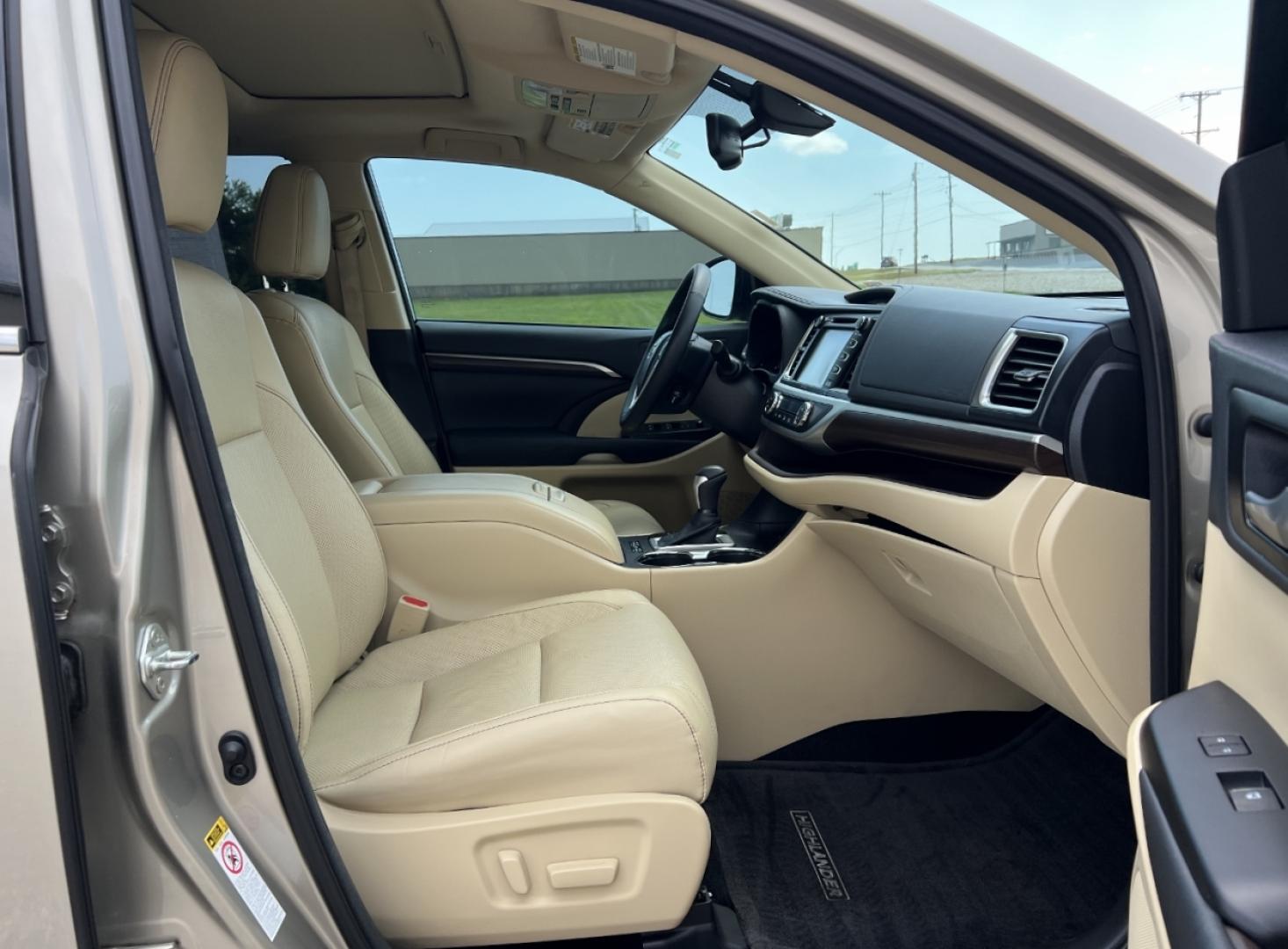 2014 GOLD /Tan Leather TOYOTA HIGHLANDER LIMITED (5TDYKRFH5ES) with an 3.5L V6 engine, Automatic transmission, located at 2990 Old Orchard Rd., Jackson, MO, 63755, 37.354214, -89.612106 - 2014 Toyota Highlander Limited 1-Owner Only 25xxx miles Front Wheel Drive 3.5L V6 Automatic Leather 3rd Row Navigation Power/Heated/Cooled Seats Backup Camera Sunroof Bluetooth Cruise Power Windows/Locks/Mirrors We have financing available and we accept trades! Fill out a credit appl - Photo#17
