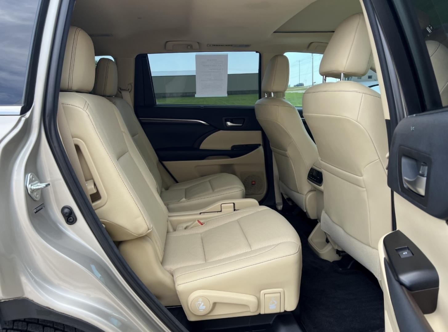 2014 GOLD /Tan Leather TOYOTA HIGHLANDER LIMITED (5TDYKRFH5ES) with an 3.5L V6 engine, Automatic transmission, located at 2990 Old Orchard Rd., Jackson, MO, 63755, 37.354214, -89.612106 - 2014 Toyota Highlander Limited 1-Owner Only 25xxx miles Front Wheel Drive 3.5L V6 Automatic Leather 3rd Row Navigation Power/Heated/Cooled Seats Backup Camera Sunroof Bluetooth Cruise Power Windows/Locks/Mirrors We have financing available and we accept trades! Fill out a credit appl - Photo#19