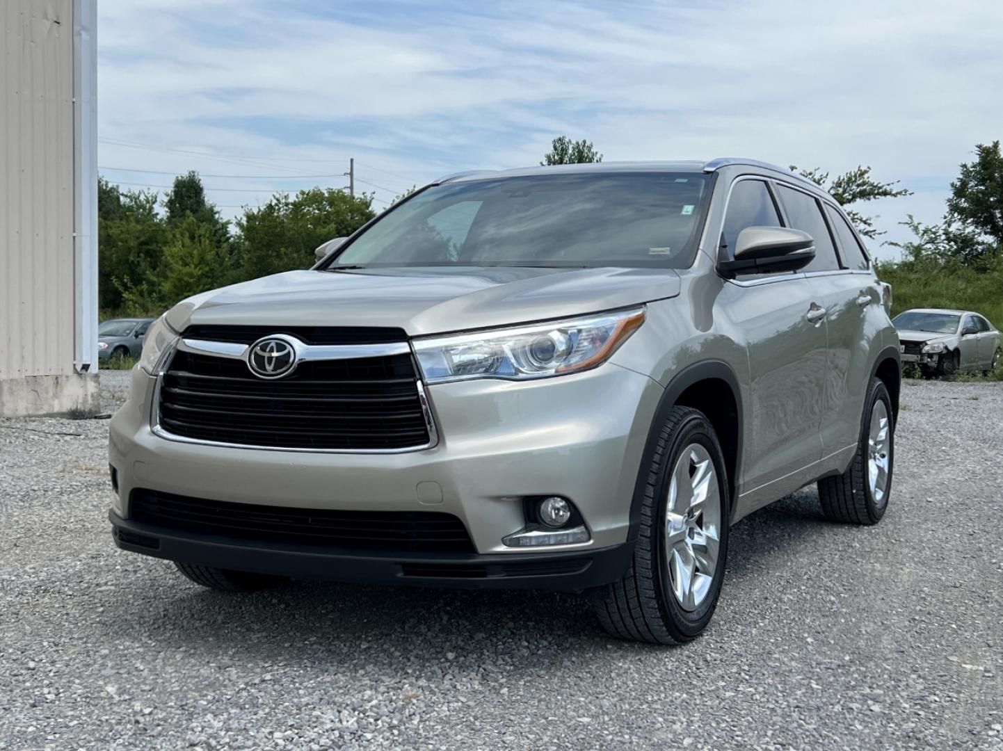 2014 GOLD /Tan Leather TOYOTA HIGHLANDER LIMITED (5TDYKRFH5ES) with an 3.5L V6 engine, Automatic transmission, located at 2990 Old Orchard Rd., Jackson, MO, 63755, 37.354214, -89.612106 - 2014 Toyota Highlander Limited 1-Owner Only 25xxx miles Front Wheel Drive 3.5L V6 Automatic Leather 3rd Row Navigation Power/Heated/Cooled Seats Backup Camera Sunroof Bluetooth Cruise Power Windows/Locks/Mirrors We have financing available and we accept trades! Fill out a credit appl - Photo#7