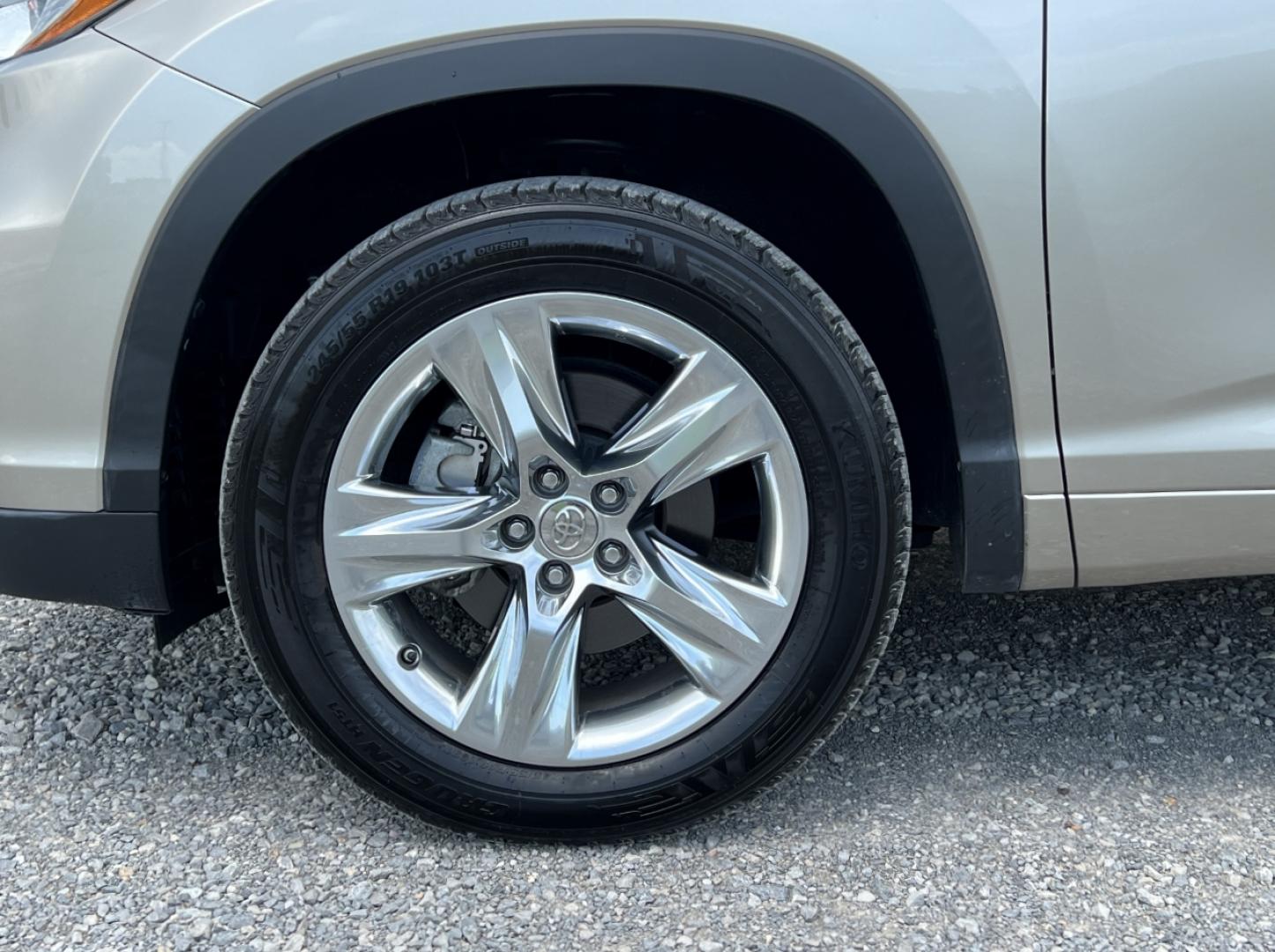 2014 GOLD /Tan Leather TOYOTA HIGHLANDER LIMITED (5TDYKRFH5ES) with an 3.5L V6 engine, Automatic transmission, located at 2990 Old Orchard Rd., Jackson, MO, 63755, 37.354214, -89.612106 - 2014 Toyota Highlander Limited 1-Owner Only 25xxx miles Front Wheel Drive 3.5L V6 Automatic Leather 3rd Row Navigation Power/Heated/Cooled Seats Backup Camera Sunroof Bluetooth Cruise Power Windows/Locks/Mirrors We have financing available and we accept trades! Fill out a credit appl - Photo#39