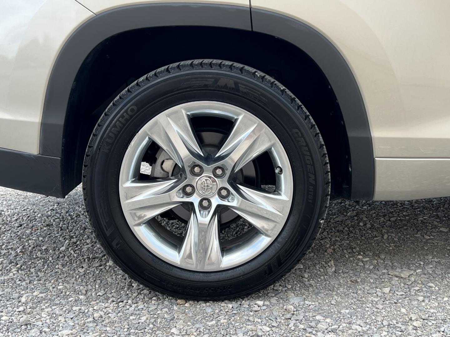 2014 GOLD /Tan Leather TOYOTA HIGHLANDER LIMITED (5TDYKRFH5ES) with an 3.5L V6 engine, Automatic transmission, located at 2990 Old Orchard Rd., Jackson, MO, 63755, 37.354214, -89.612106 - 2014 Toyota Highlander Limited 1-Owner Only 25xxx miles Front Wheel Drive 3.5L V6 Automatic Leather 3rd Row Navigation Power/Heated/Cooled Seats Backup Camera Sunroof Bluetooth Cruise Power Windows/Locks/Mirrors We have financing available and we accept trades! Fill out a credit appl - Photo#41