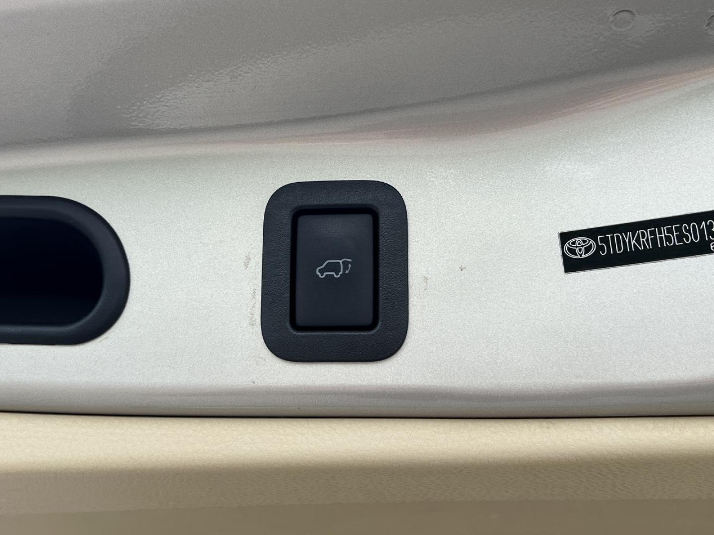 2014 GOLD /Tan Leather TOYOTA HIGHLANDER LIMITED (5TDYKRFH5ES) with an 3.5L V6 engine, Automatic transmission, located at 2990 Old Orchard Rd., Jackson, MO, 63755, 37.354214, -89.612106 - 2014 Toyota Highlander Limited 1-Owner Only 25xxx miles Front Wheel Drive 3.5L V6 Automatic Leather 3rd Row Navigation Power/Heated/Cooled Seats Backup Camera Sunroof Bluetooth Cruise Power Windows/Locks/Mirrors We have financing available and we accept trades! Fill out a credit appl - Photo#23