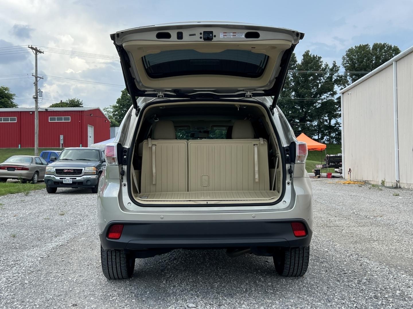 2014 GOLD /Tan Leather TOYOTA HIGHLANDER LIMITED (5TDYKRFH5ES) with an 3.5L V6 engine, Automatic transmission, located at 2990 Old Orchard Rd., Jackson, MO, 63755, 37.354214, -89.612106 - 2014 Toyota Highlander Limited 1-Owner Only 25xxx miles Front Wheel Drive 3.5L V6 Automatic Leather 3rd Row Navigation Power/Heated/Cooled Seats Backup Camera Sunroof Bluetooth Cruise Power Windows/Locks/Mirrors We have financing available and we accept trades! Fill out a credit appl - Photo#21