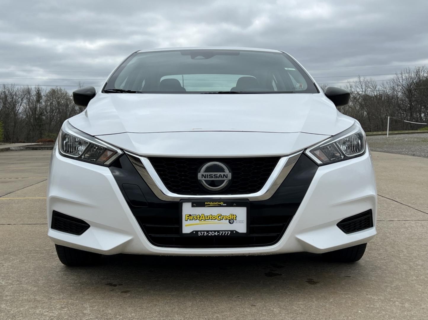 2021 WHITE /Black Cloth NISSAN VERSA S (3N1CN8DV6ML) with an 1.6L 4 Cyl. engine, Continuously Variable transmission, located at 506 S. Kingshighway, Cape Girardeau, MO, 63703, 37.294994, -89.556206 - 2021 Nissan Versa S 1-Owner 82xxx miles Front Wheel Drive 1.6L 4 Cyl. Automatic Backup Camera Bluetooth Cruise Power Windows/Locks/Mirrors We have financing available and we accept trades! Fill out a credit application on our website or come by today! If you have any questions, give us a - Photo#9