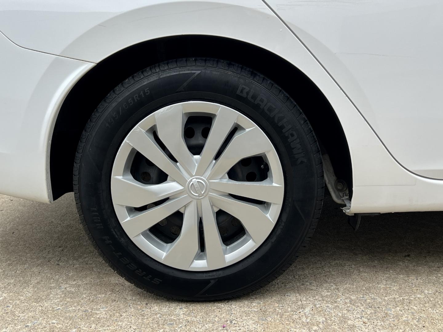 2021 WHITE /Black Cloth NISSAN VERSA S (3N1CN8DV6ML) with an 1.6L 4 Cyl. engine, Continuously Variable transmission, located at 506 S. Kingshighway, Cape Girardeau, MO, 63703, 37.294994, -89.556206 - 2021 Nissan Versa S 1-Owner 82xxx miles Front Wheel Drive 1.6L 4 Cyl. Automatic Backup Camera Bluetooth Cruise Power Windows/Locks/Mirrors We have financing available and we accept trades! Fill out a credit application on our website or come by today! If you have any questions, give us a - Photo#34