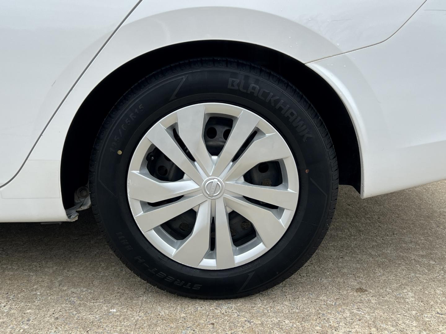 2021 WHITE /Black Cloth NISSAN VERSA S (3N1CN8DV6ML) with an 1.6L 4 Cyl. engine, Continuously Variable transmission, located at 506 S. Kingshighway, Cape Girardeau, MO, 63703, 37.294994, -89.556206 - 2021 Nissan Versa S 1-Owner 82xxx miles Front Wheel Drive 1.6L 4 Cyl. Automatic Backup Camera Bluetooth Cruise Power Windows/Locks/Mirrors We have financing available and we accept trades! Fill out a credit application on our website or come by today! If you have any questions, give us a - Photo#33