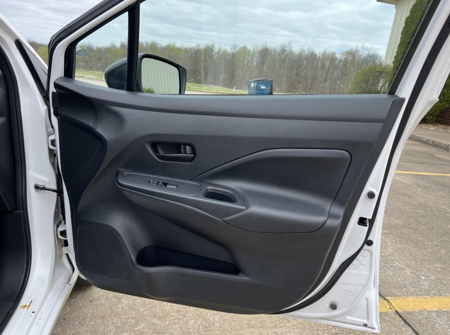 2021 WHITE /Black Cloth NISSAN VERSA S (3N1CN8DV6ML) with an 1.6L 4 Cyl. engine, Continuously Variable transmission, located at 506 S. Kingshighway, Cape Girardeau, MO, 63703, 37.294994, -89.556206 - 2021 Nissan Versa S 1-Owner 82xxx miles Front Wheel Drive 1.6L 4 Cyl. Automatic Backup Camera Bluetooth Cruise Power Windows/Locks/Mirrors We have financing available and we accept trades! Fill out a credit application on our website or come by today! If you have any questions, give us a - Photo#12