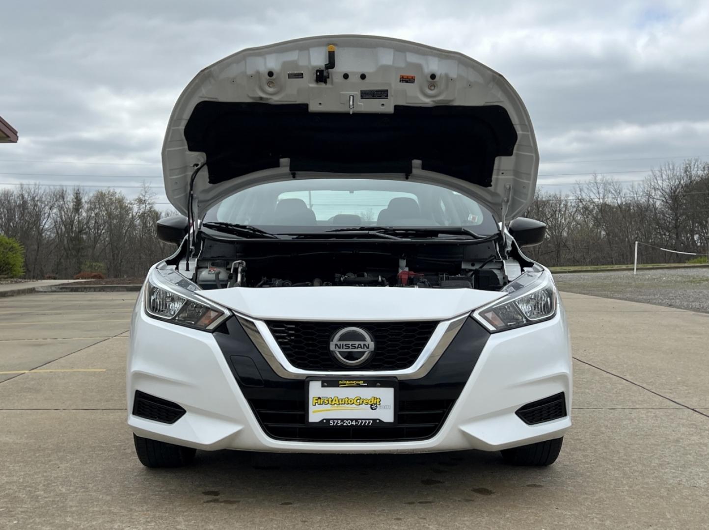 2021 WHITE /Black Cloth NISSAN VERSA S (3N1CN8DV6ML) with an 1.6L 4 Cyl. engine, Continuously Variable transmission, located at 506 S. Kingshighway, Cape Girardeau, MO, 63703, 37.294994, -89.556206 - 2021 Nissan Versa S 1-Owner 82xxx miles Front Wheel Drive 1.6L 4 Cyl. Automatic Backup Camera Bluetooth Cruise Power Windows/Locks/Mirrors We have financing available and we accept trades! Fill out a credit application on our website or come by today! If you have any questions, give us a - Photo#29