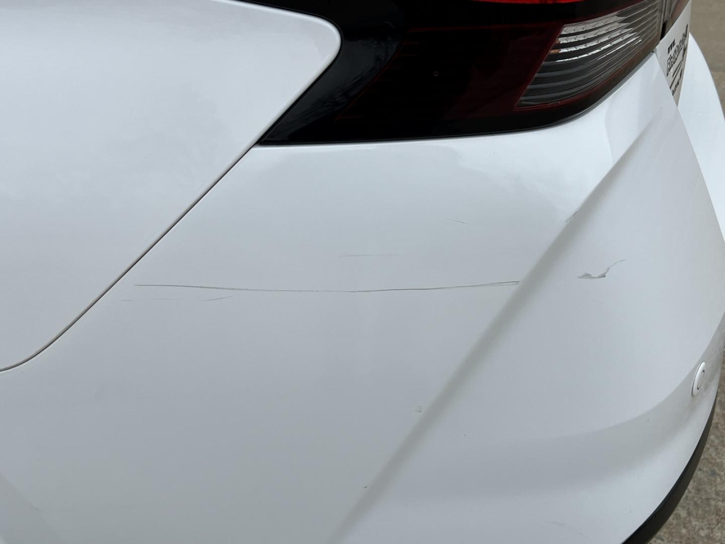 2021 WHITE /Black Cloth NISSAN VERSA S (3N1CN8DV6ML) with an 1.6L 4 Cyl. engine, Continuously Variable transmission, located at 506 S. Kingshighway, Cape Girardeau, MO, 63703, 37.294994, -89.556206 - 2021 Nissan Versa S 1-Owner 82xxx miles Front Wheel Drive 1.6L 4 Cyl. Automatic Backup Camera Bluetooth Cruise Power Windows/Locks/Mirrors We have financing available and we accept trades! Fill out a credit application on our website or come by today! If you have any questions, give us a - Photo#38