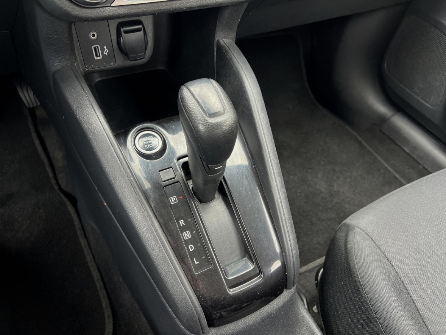 2021 WHITE /Black Cloth NISSAN VERSA S (3N1CN8DV6ML) with an 1.6L 4 Cyl. engine, Continuously Variable transmission, located at 506 S. Kingshighway, Cape Girardeau, MO, 63703, 37.294994, -89.556206 - 2021 Nissan Versa S 1-Owner 82xxx miles Front Wheel Drive 1.6L 4 Cyl. Automatic Backup Camera Bluetooth Cruise Power Windows/Locks/Mirrors We have financing available and we accept trades! Fill out a credit application on our website or come by today! If you have any questions, give us a - Photo#20