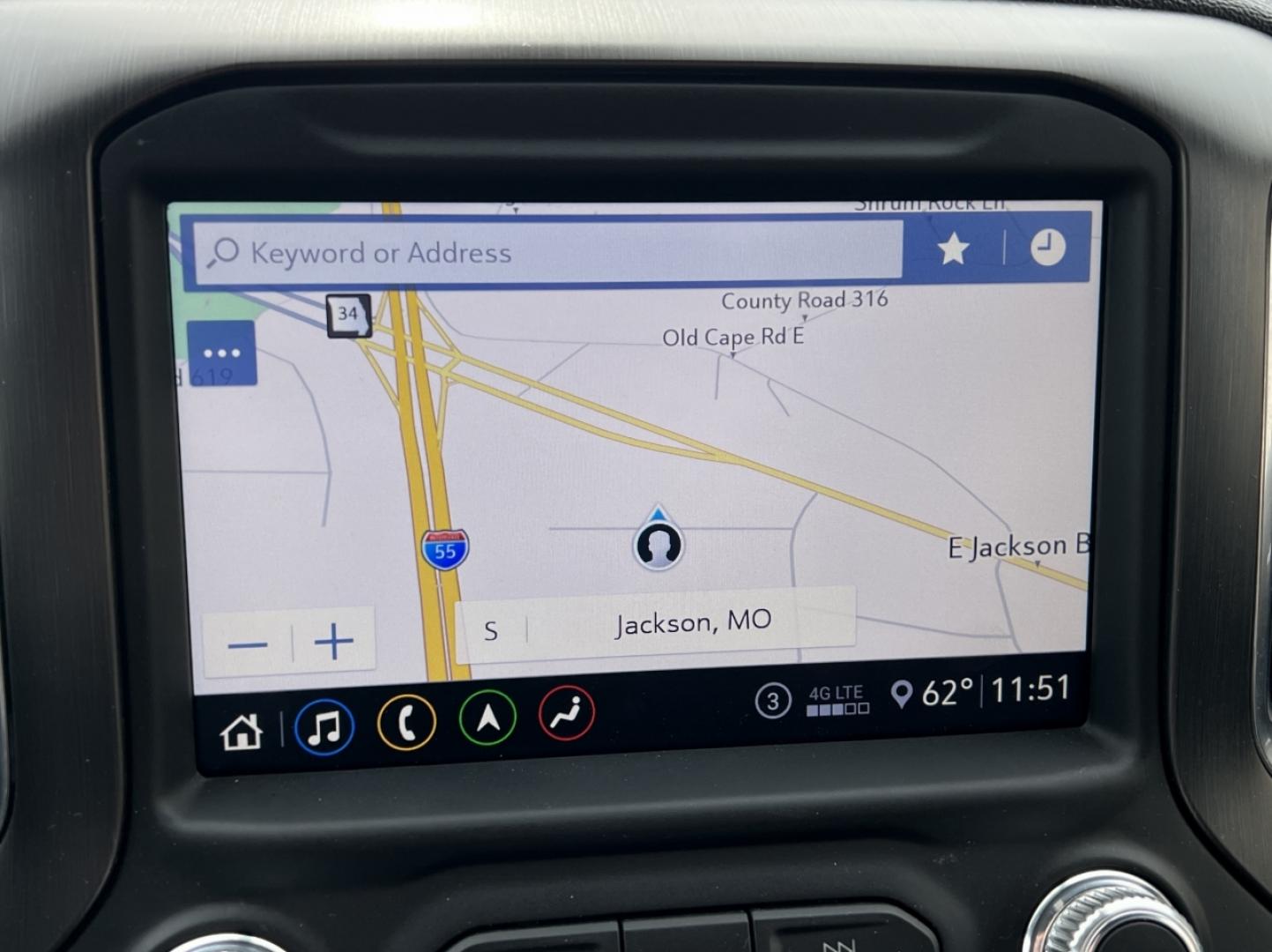 2020 WHITE /Black Leather GMC SIERRA 1500 AT4 (1GTP9EEDXLZ) with an 5.3L V8 engine, Automatic transmission, located at 2990 Old Orchard Rd., Jackson, MO, 63755, 37.354214, -89.612106 - We have financing available and we accept trades! Fill out a credit application on our website or come by today! If you have any questions, give us a call at (573) 204-7777 or visit our website at firstautocredit.com. - Photo#4